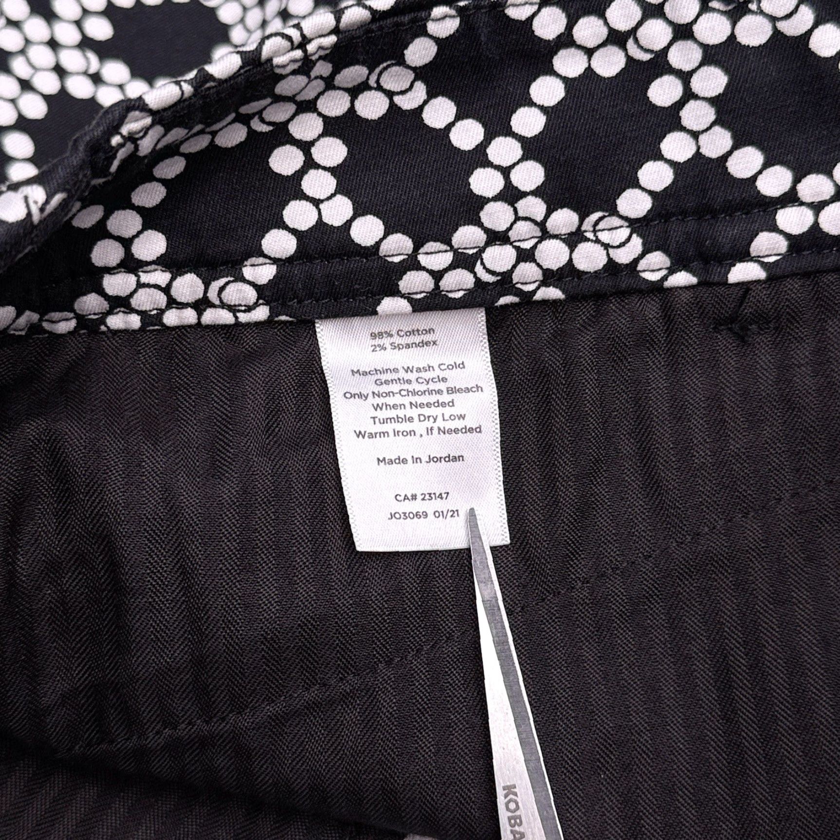 Talbots Talbots Shorts Womens 16 Black High Rise Stretch Chino Casual 6.5in Inseam Front Flat Front Geometric Pattern Cotton Spandex Regular Size 38" / US 16 / IT 52 - 4 Thumbnail