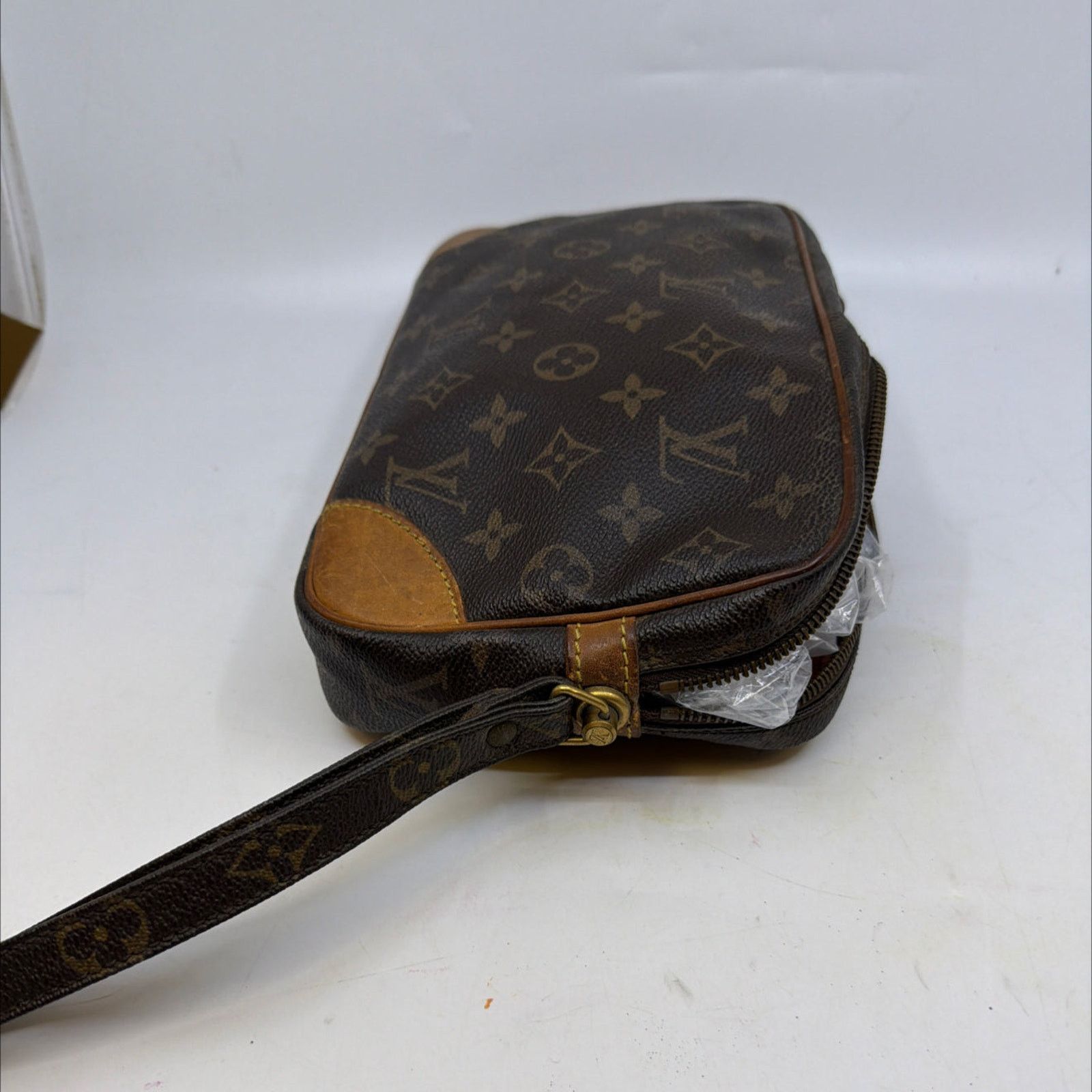 Louis Vuitton Louis Vuitton Trousse Toilette 28 Monogram Clutch Size ONE SIZE - 6 Thumbnail