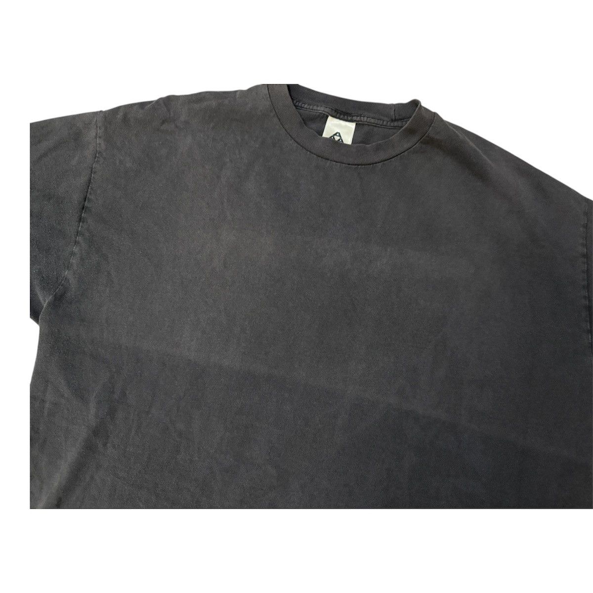 Vintage Vintage Early 2000s Faded Blank T-Shirt Blanks Size US XL / EU 56 / 4 - 4 Thumbnail