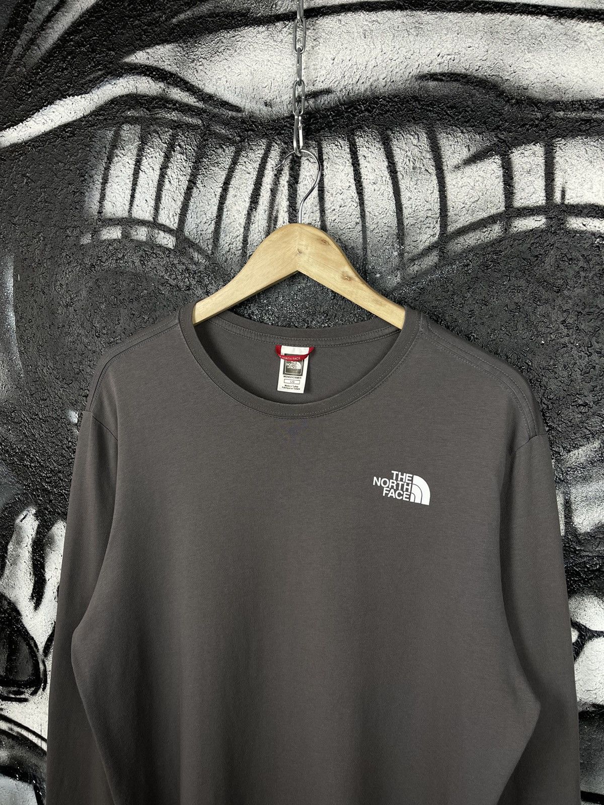 The North Face The North Face Back Box Logo Outdoor Grey Cotton Long Sleeve T-Shirt Size L Size US L / EU 52-54 / 3 - 3 Thumbnail