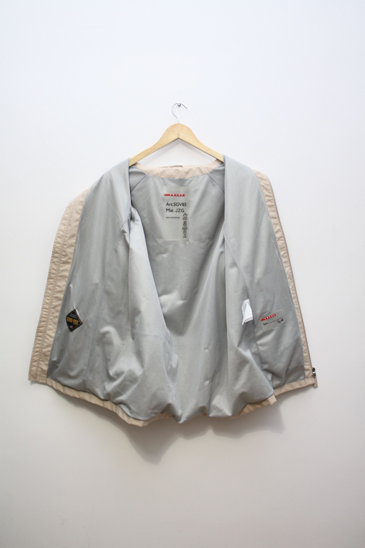 Prada Prada Gore-Tex Beige Jacket Men's 48 Made In Romania Size US M / EU 48-50 / 2 - 4 Thumbnail