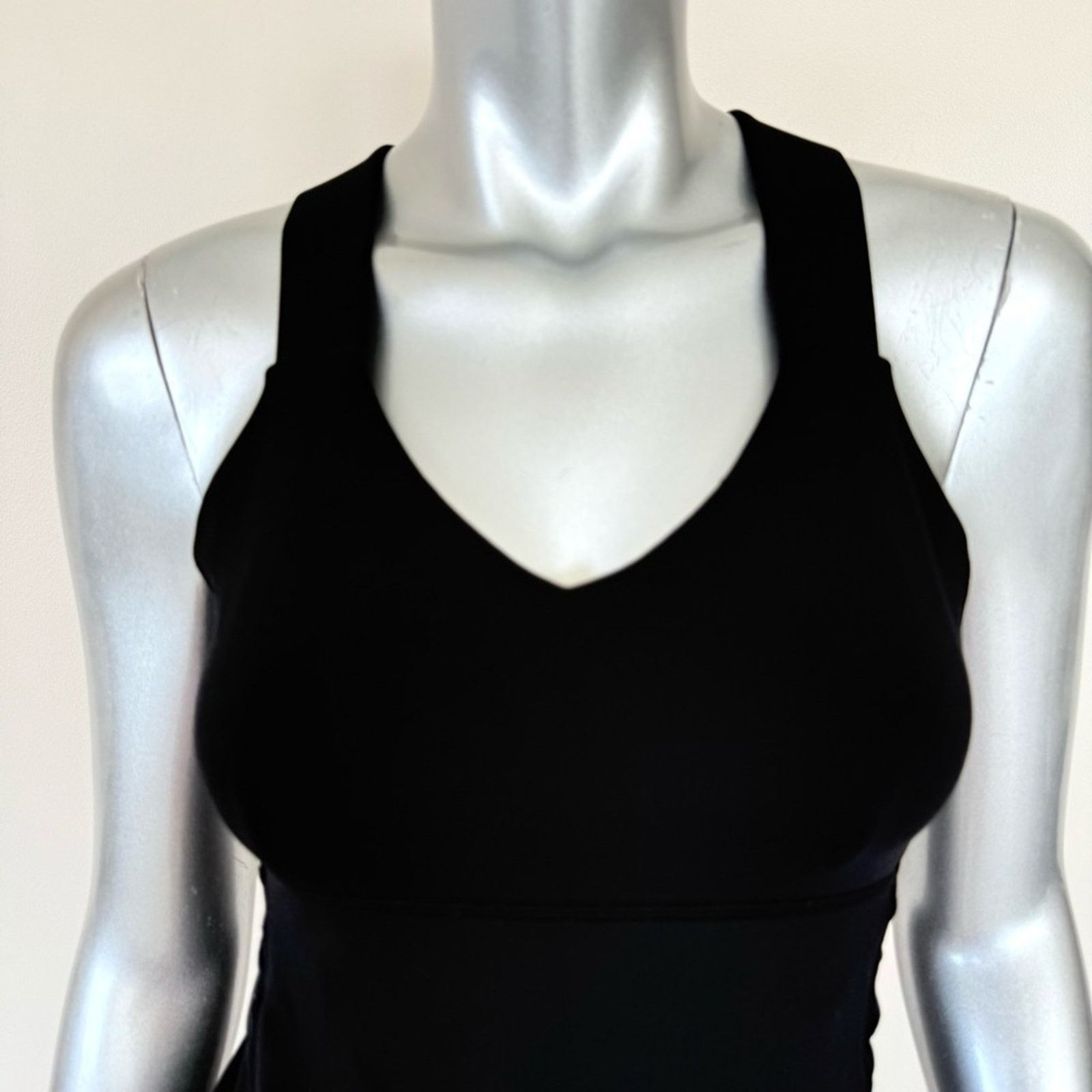 Lululemon Lululemon Athletica women tank top size 6 US Size M / US 6-8 / IT 42-44 - 2 Thumbnail
