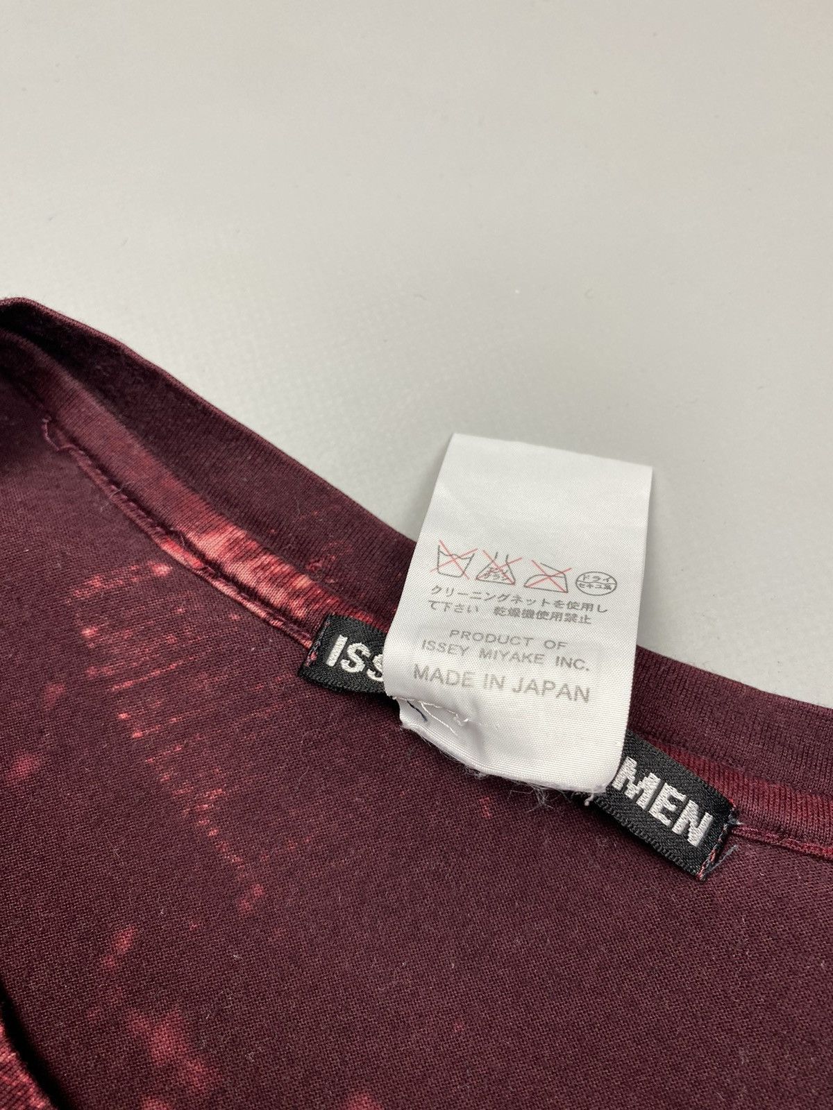 Issey Miyake Issey Miyake Men painted vintage sample t shirt size M/L Size US M / EU 48-50 / 2 - 5 Thumbnail