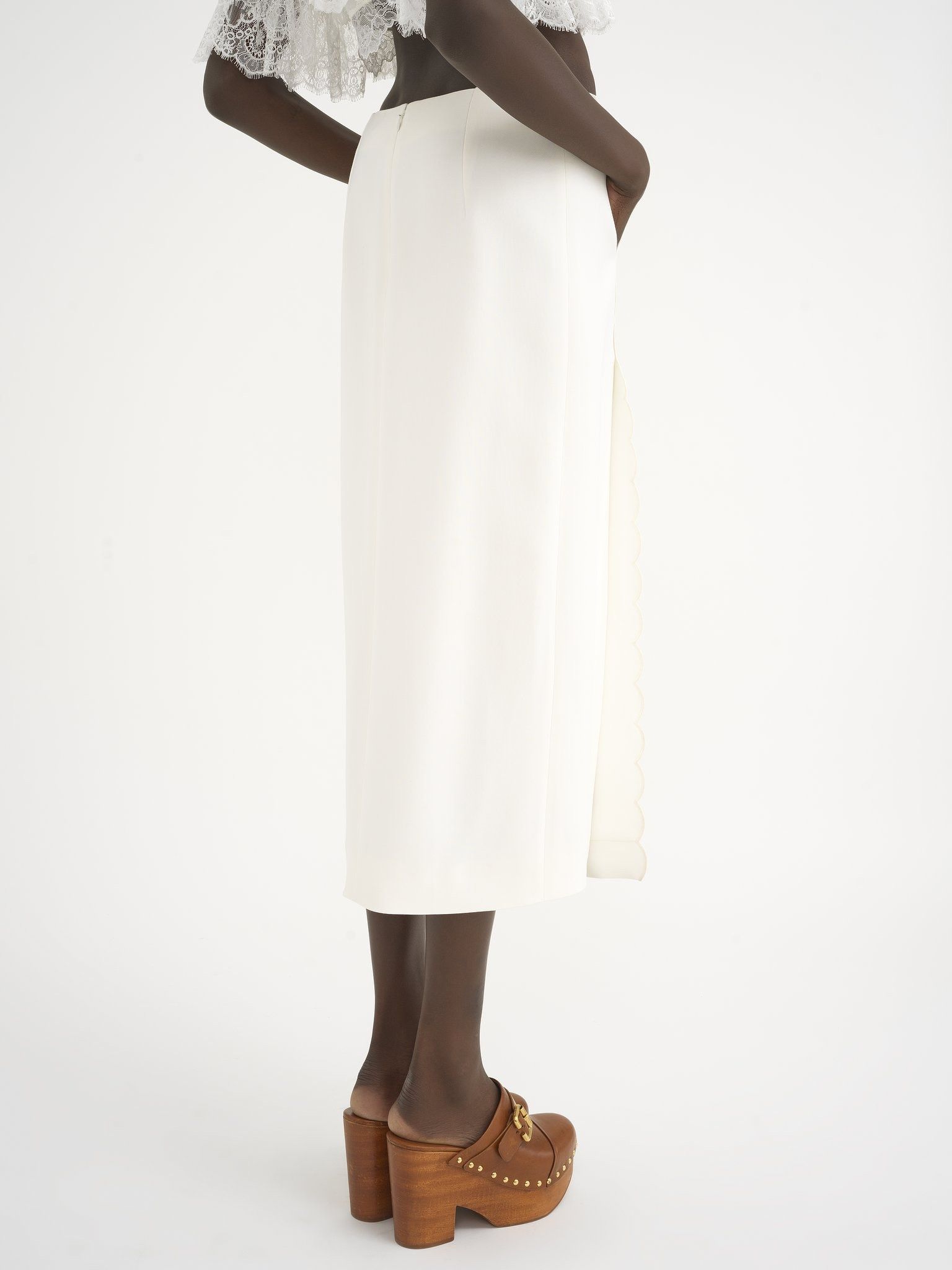 Chloe o1loc1c11025 Scallop Embroidered Column Skirt in White Size 25" / US 0 / IT 36 - 5 Thumbnail