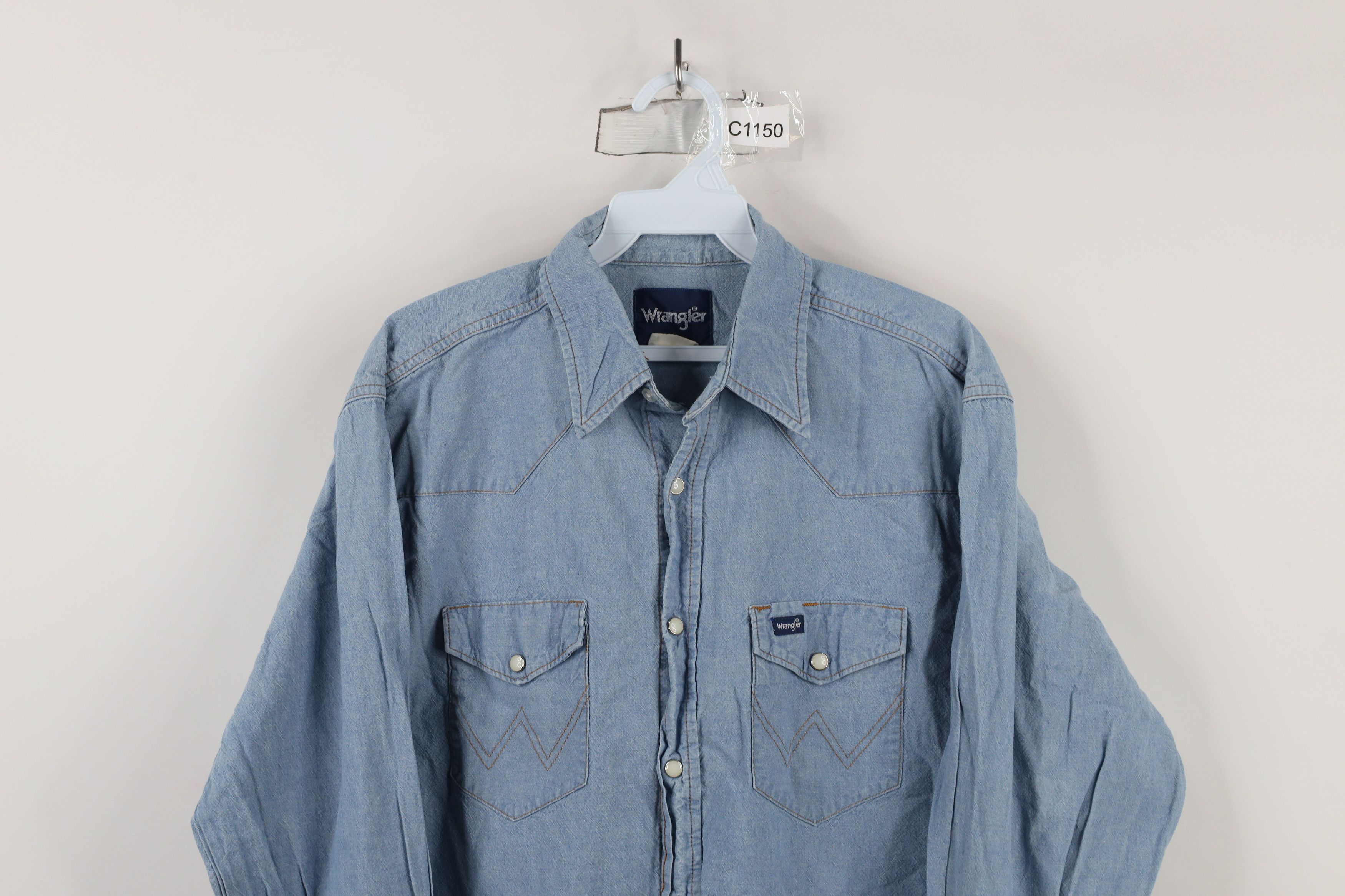 Vintage × Wrangler Vintage 90s Wrangler Chambray Cowboy Button Shirt Blue Size US L / EU 52-54 / 3 - 2 Thumbnail