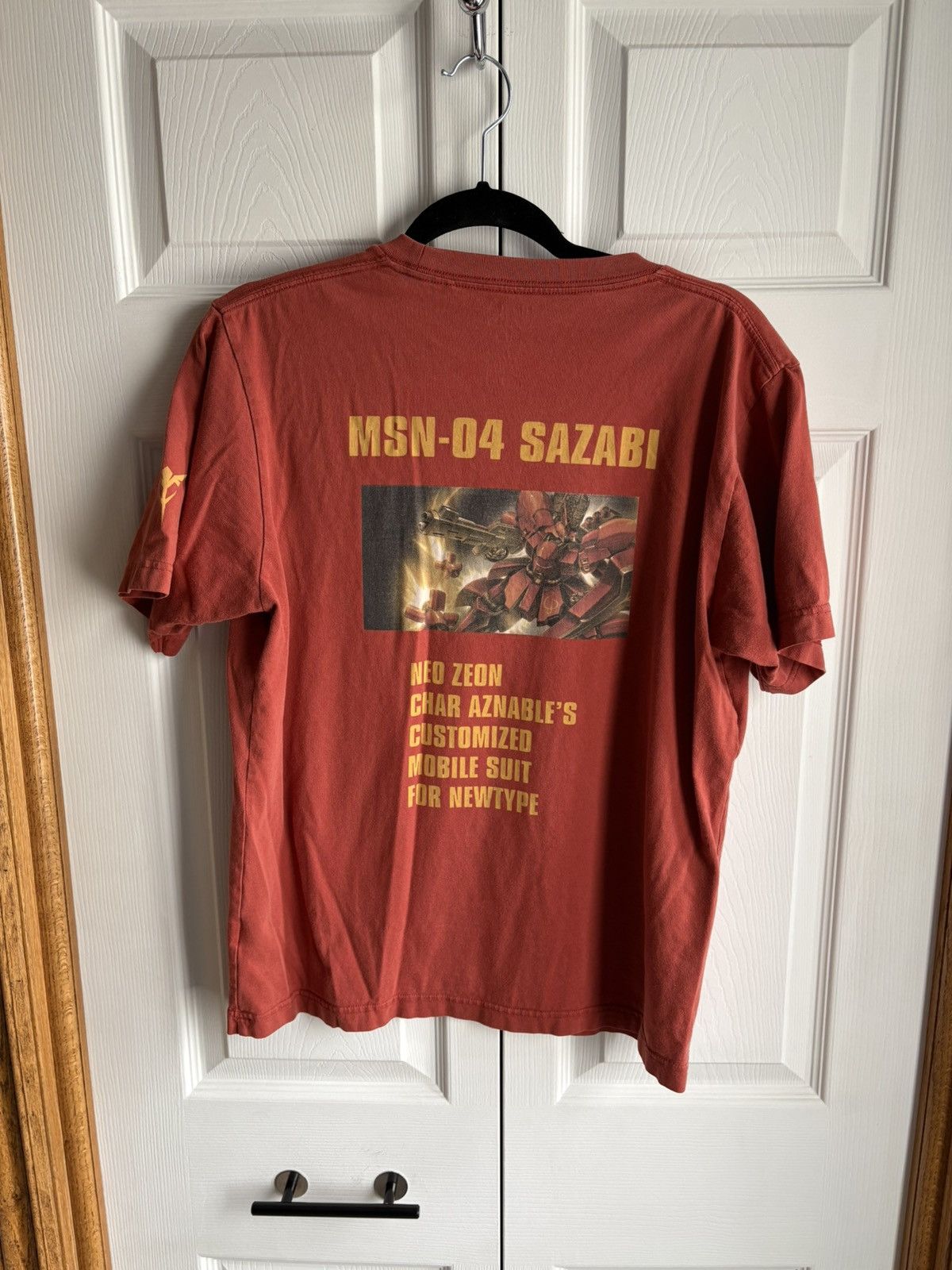 Japanese Brand × Uniqlo Uniqlo Gundam 40th Anniversary Streetwear Hype M T-shirt Size US M / EU 48-50 / 2 - 5 Thumbnail