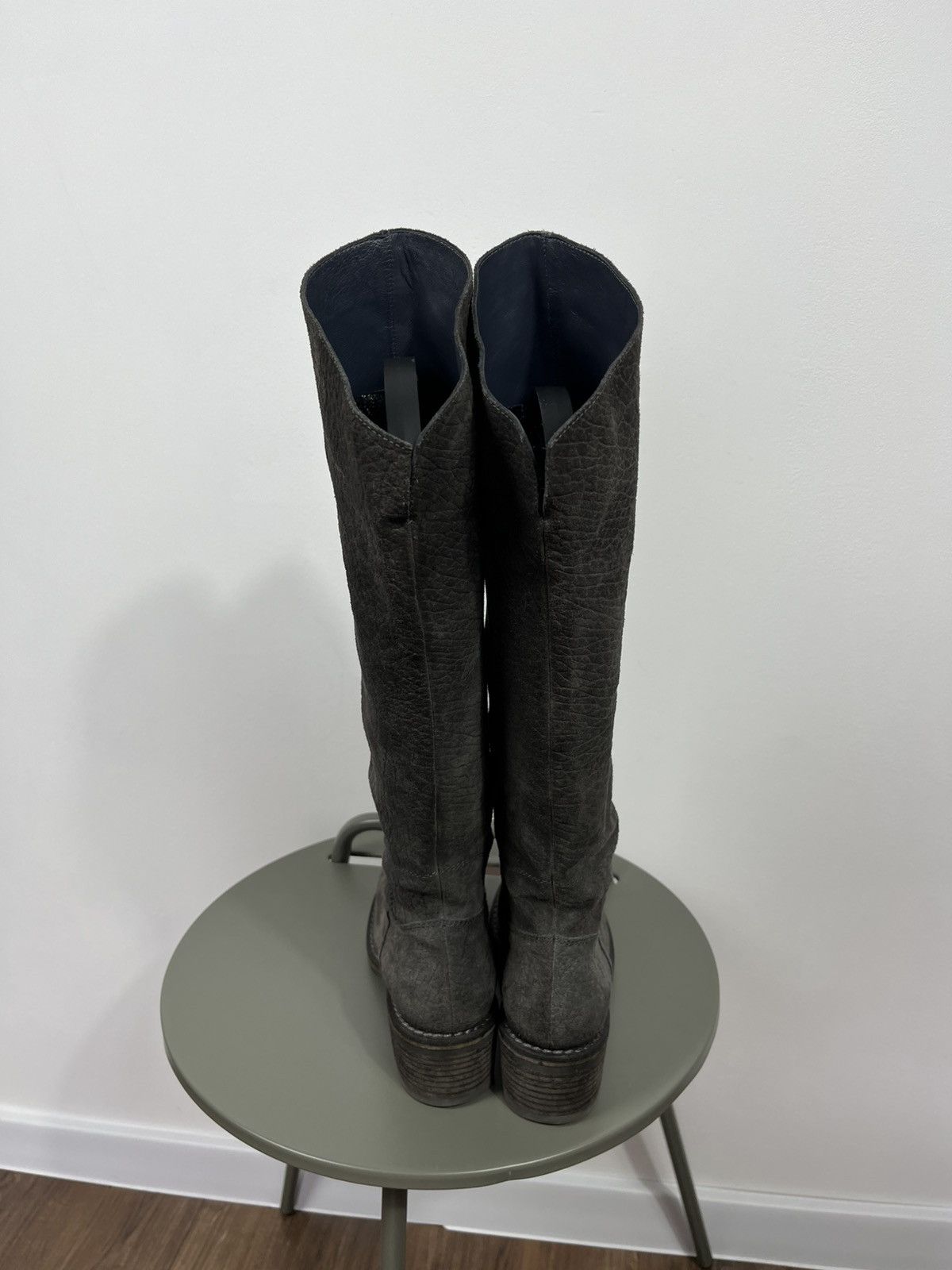 Other Vic Suede Tall Boots Curved Top Shaft Gray 37.5 Distressed Size US 6.5 / IT 36.5 - 8 Thumbnail