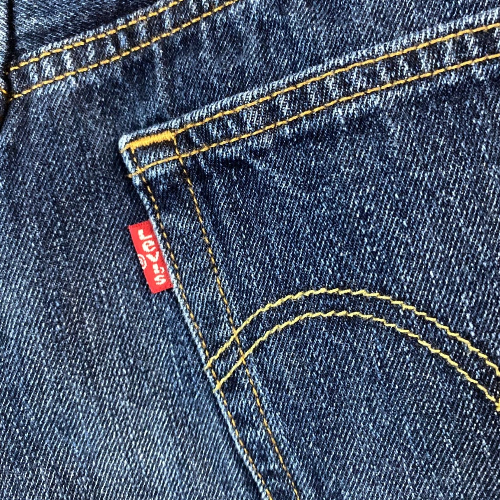 Levi's VINTAGE Levi's 501 Cut Off Button Fly Blue Denim Jean Shorts Womens 27 Size 27 Denim Blue 5-Pocket Womens Short Size 27" / US 4 / IT 40 - 7 Thumbnail
