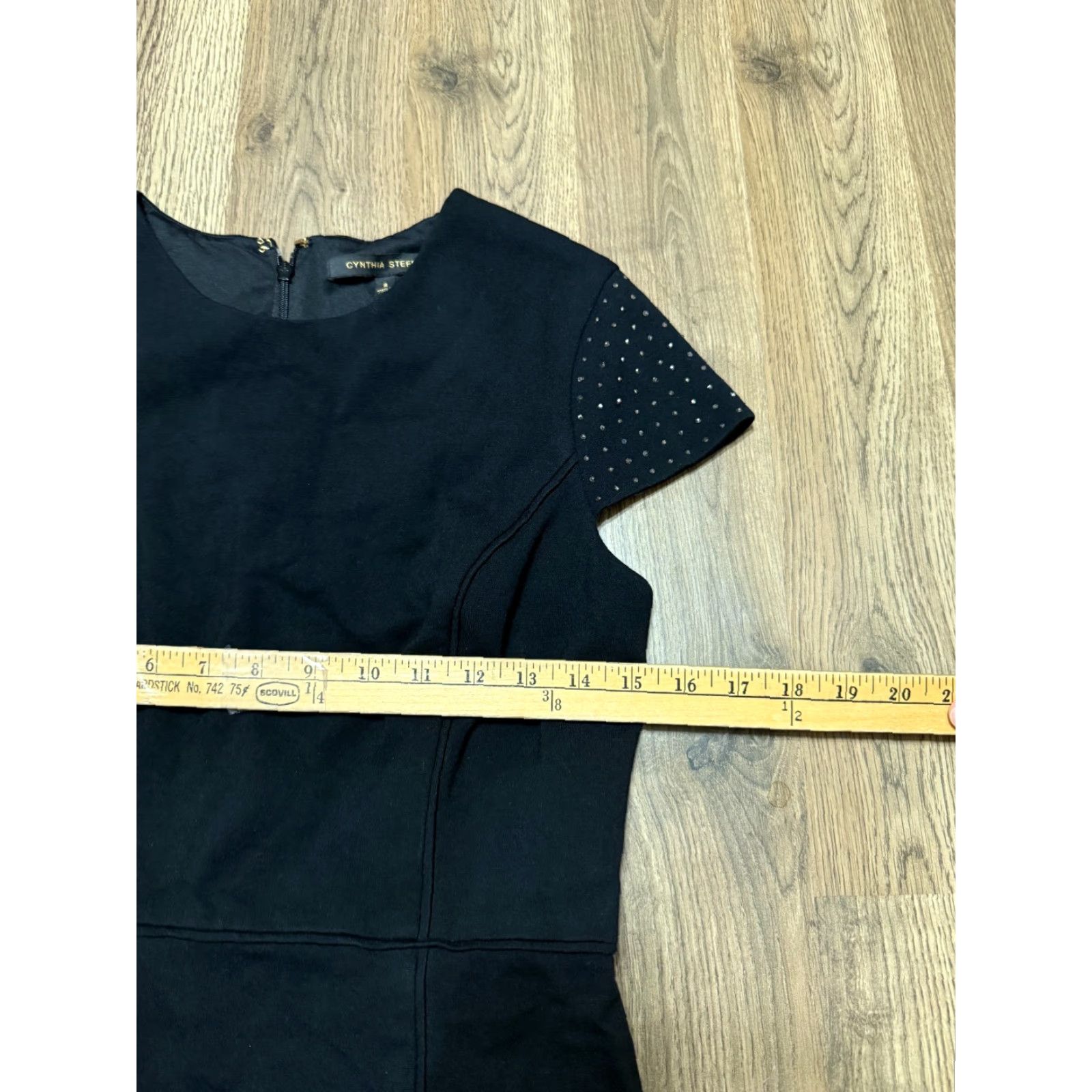 Vintage Cynthia Steffe Dress Women's Size 8 Black Gold Gems Short Sleeve Back Zip Pencil Dress Knee Length Vintage No Size 30" / US 8 / IT 44 - 5 Thumbnail