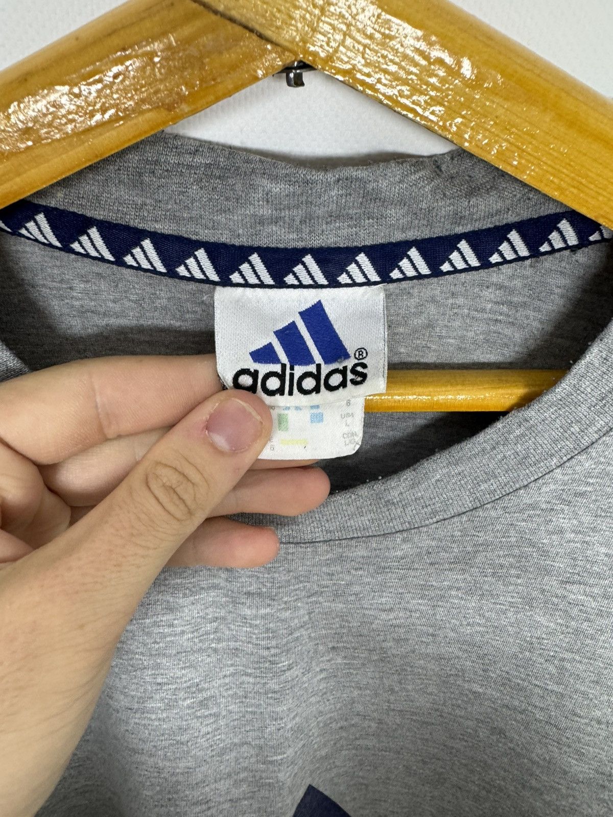 Adidas Vintage Adidas Big Logo T-Shirt 90’s Size US L / EU 52-54 / 3 - 10 Thumbnail