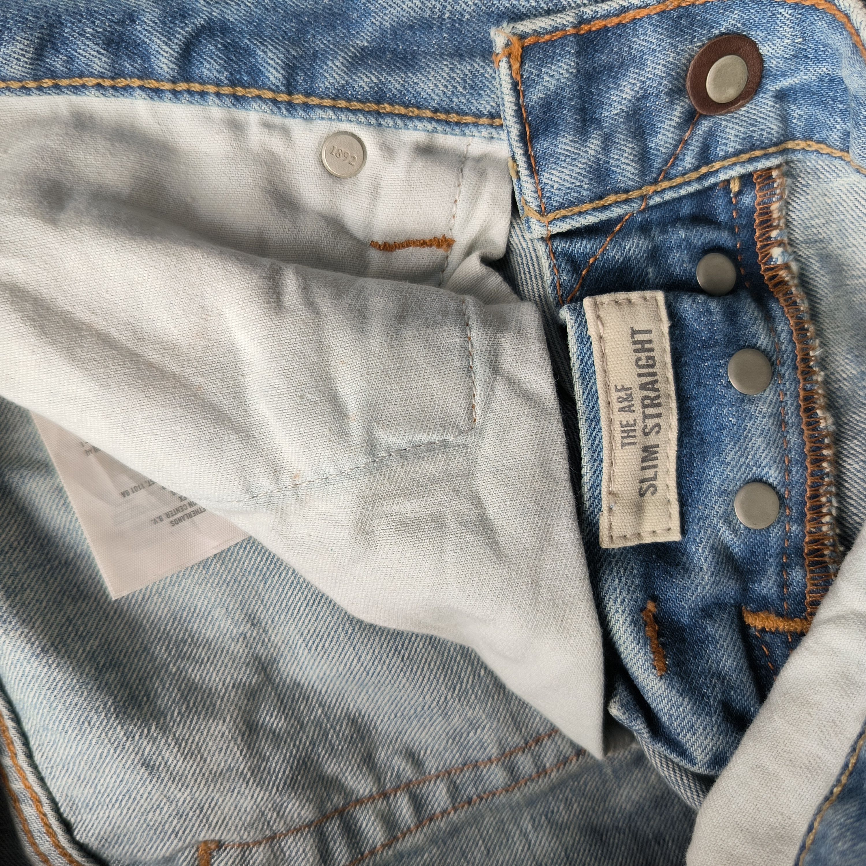 Abercrombie & Fitch Vintage Abercrombie Distressed Jeans Size US 31 - 6 Thumbnail