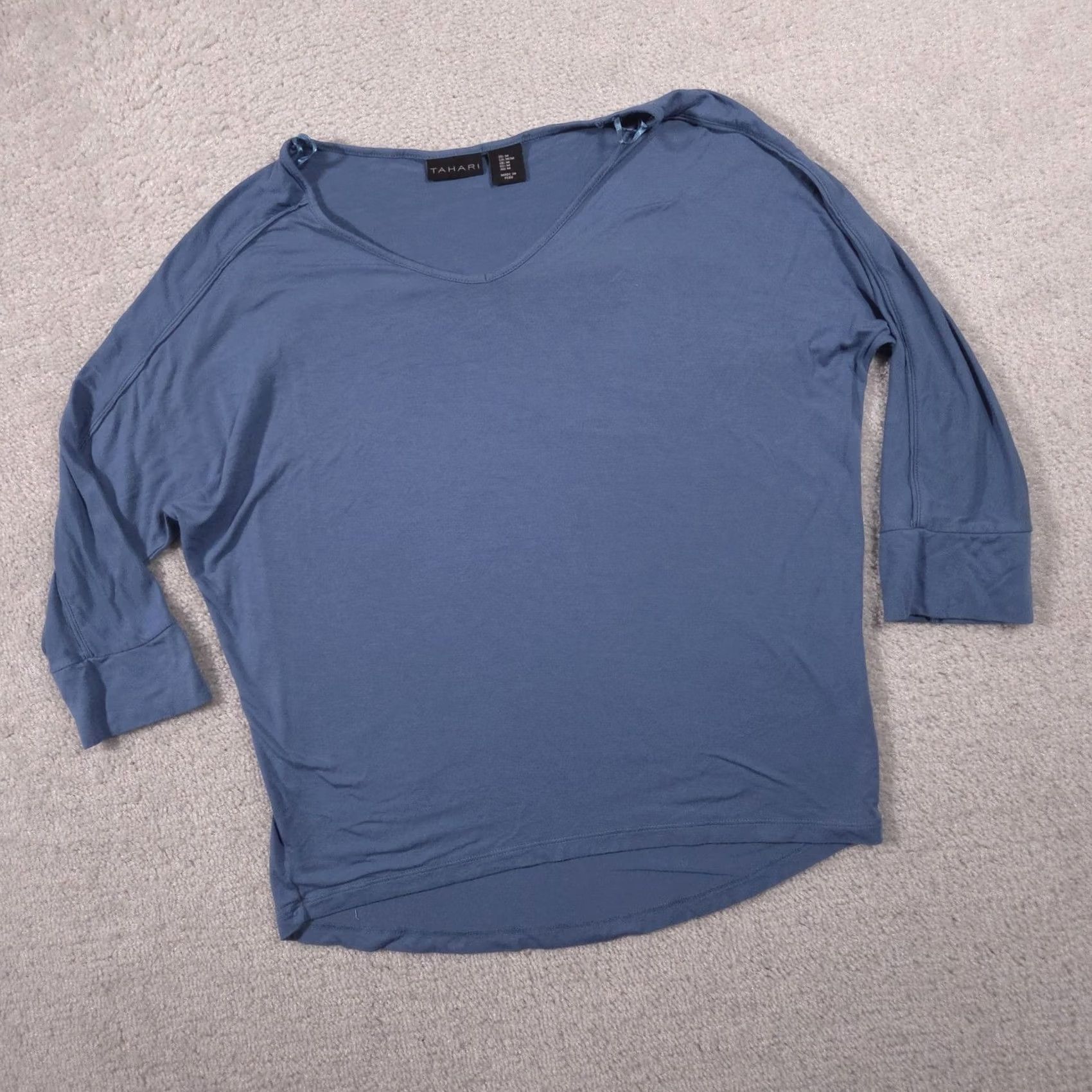 Vintage Tahari Shirt Womens M Blue V Neck 3/4 Sleeve Jersey Lightweight Relaxed Top Size M / US 6-8 / IT 42-44 - 3 Thumbnail
