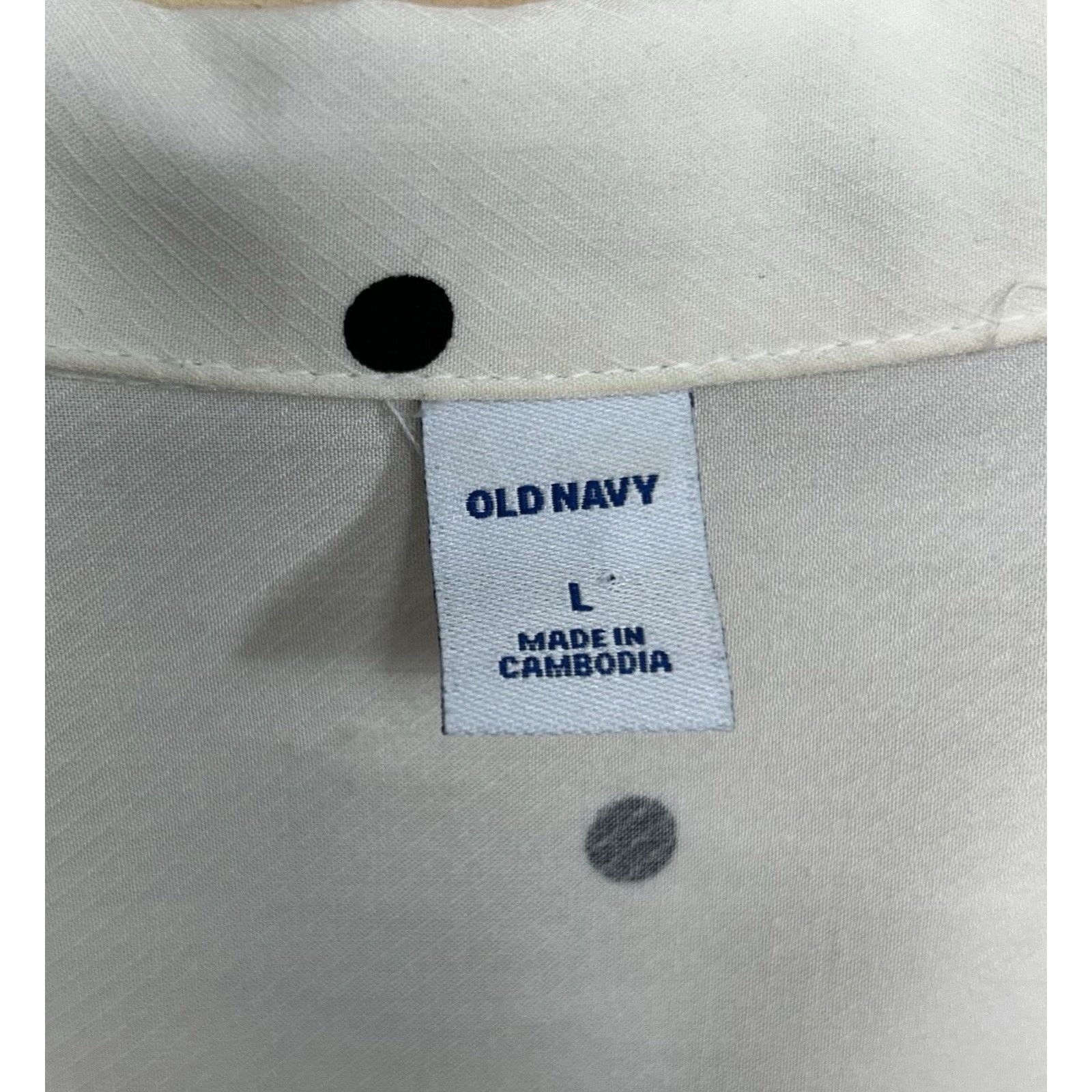 Old Navy OLD NAVY Women’s Sz L Cream Polka Dot 2 Pocket Blouse. Size L / US 10 / IT 46 - 9 Thumbnail