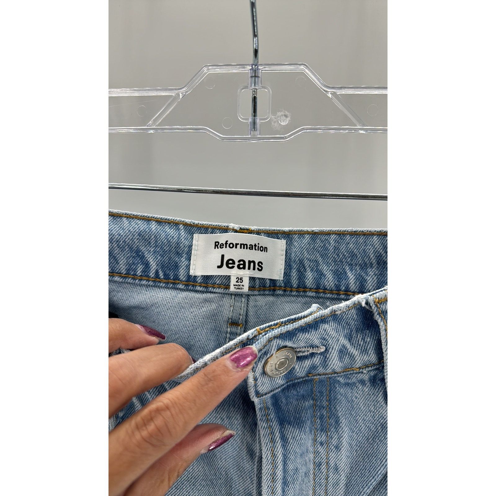 Reformation Reformation Casey Mid Rise Relaxed Straight Jeans size 25 Size 25" / US 0 / IT 36 - 5 Thumbnail
