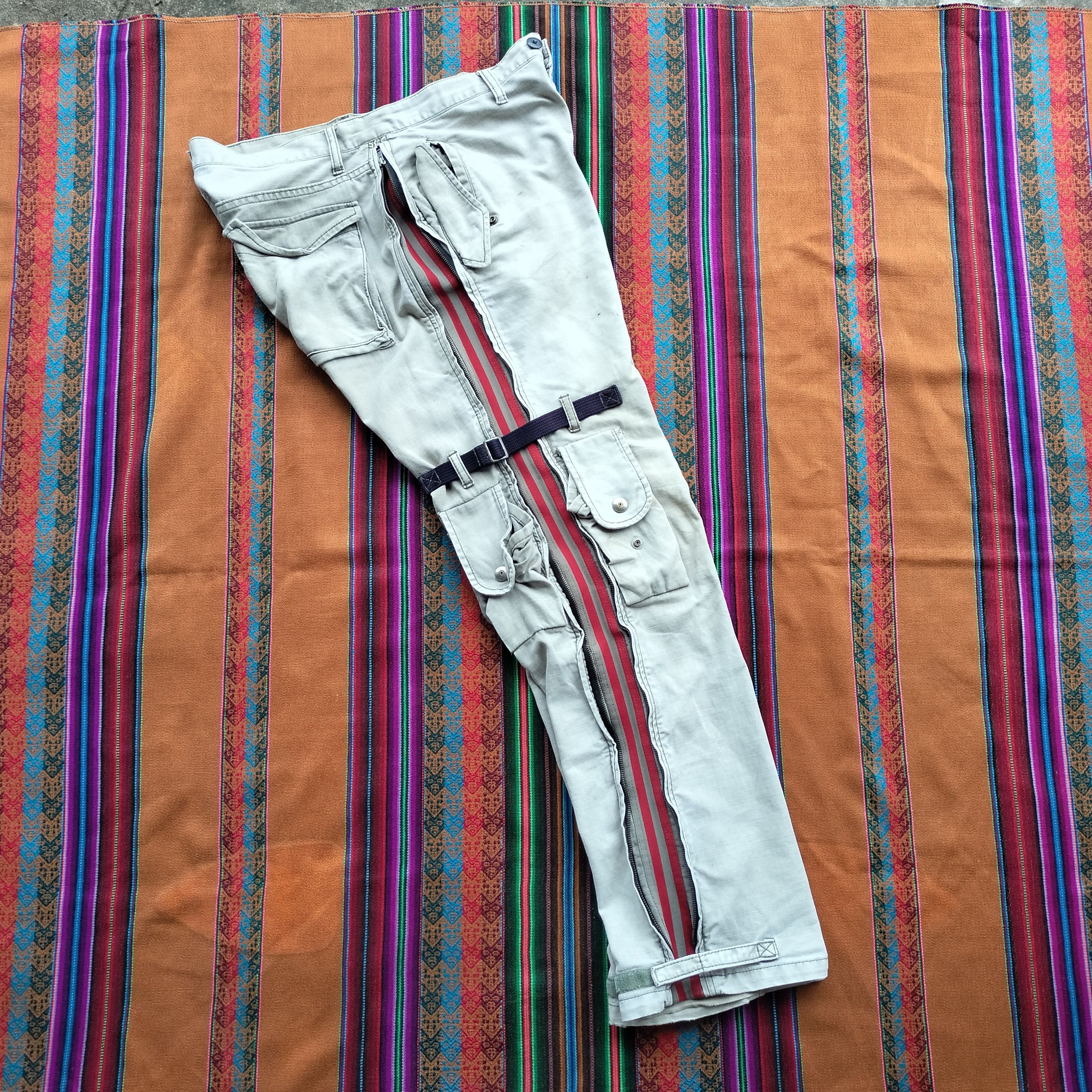 PPFM PPFM bondage zipper side distressed 3d 'cargo pants Size US 33 - 4 Thumbnail