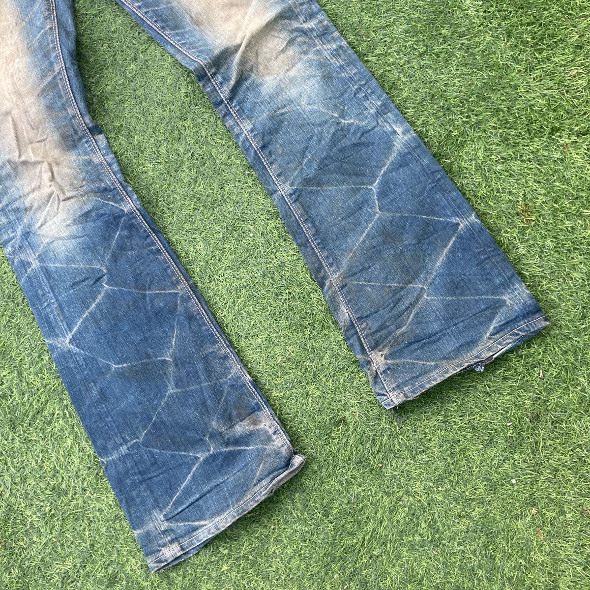 Vanquish VANQUISH GOLD BOOTCUTS FLARED DENIM Size US 33 - 6 Thumbnail