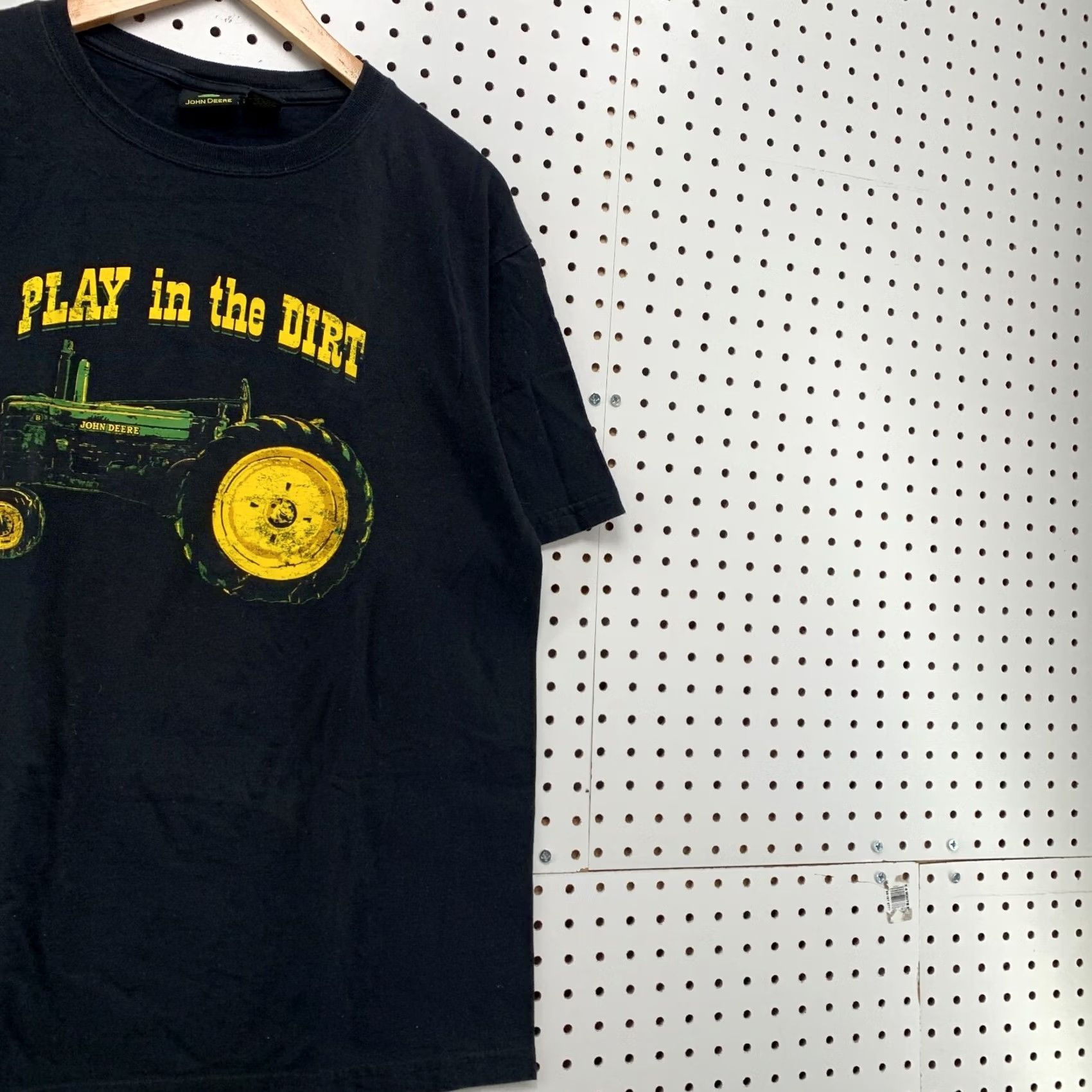 John Deere John Deere Shirt XL Black Play The Dirt Tractor Graphic Men 23x29 Size US XL / EU 56 / 4 - 4 Thumbnail