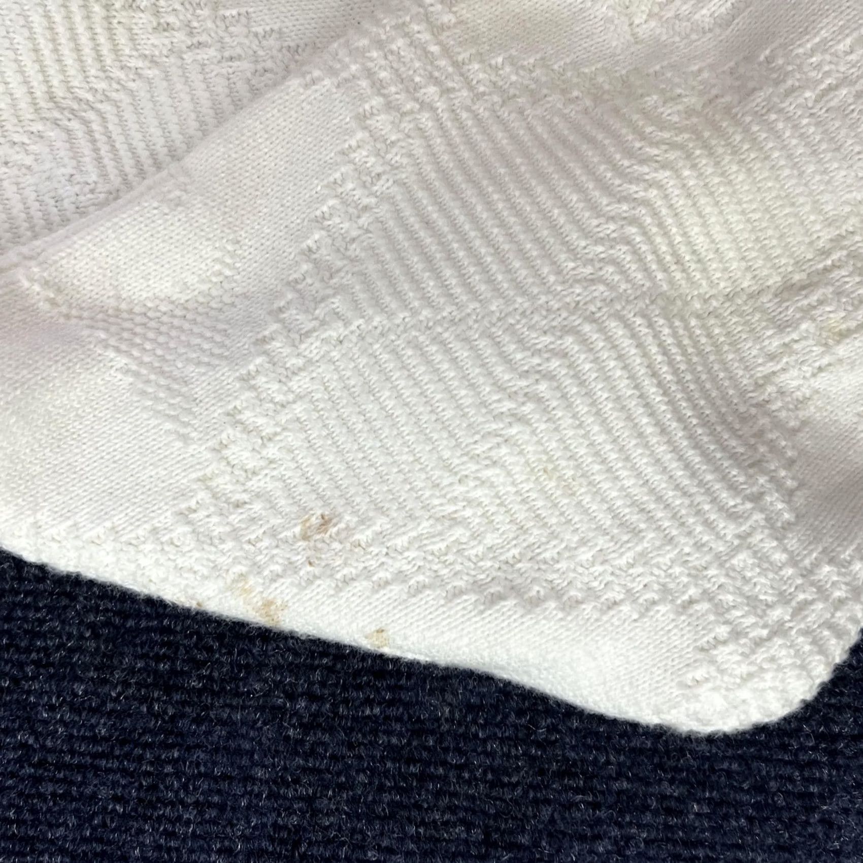Vintage Isle of Cotton Womens Cardigan Sweater V-Neck White Fair Isle Knit Golf Crest Pocket Buttons Embroidered Vintage USA Medium Size M / US 6-8 / IT 42-44 - 4 Thumbnail