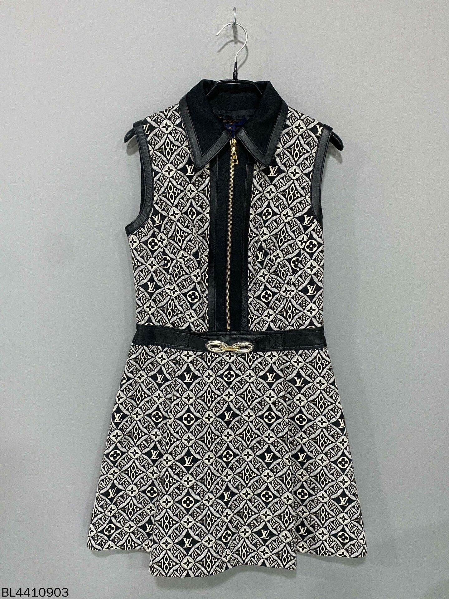 Louis Vuitton 1854 Collection Monogram Print Dress Louis Vuitton Size XS / US 0-2 / IT 36-38 - 1 Thumbnail