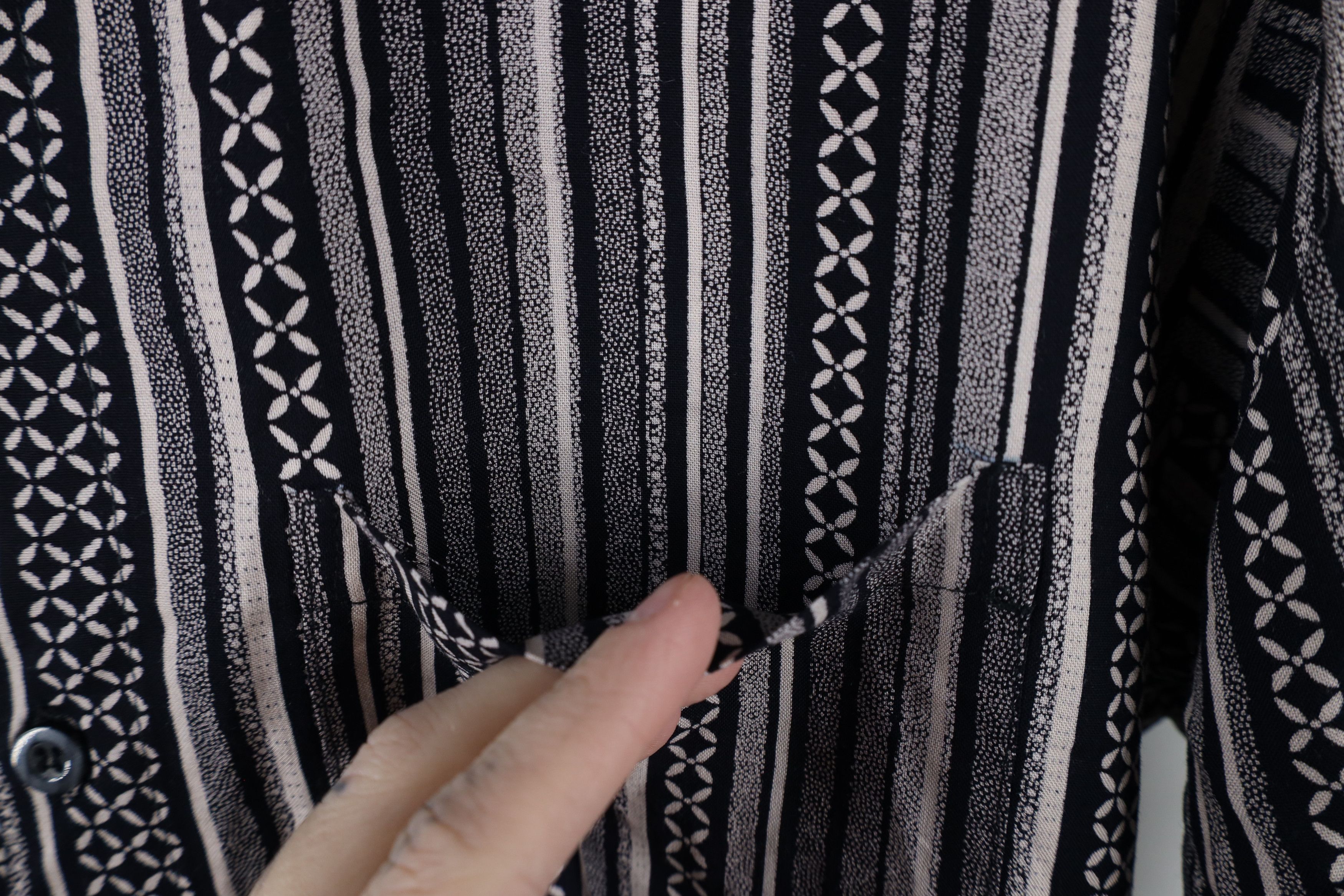 Vintage Vintage 90s Streetwear Striped Short Sleeve Button Shirt Size US L / EU 52-54 / 3 - 4 Thumbnail