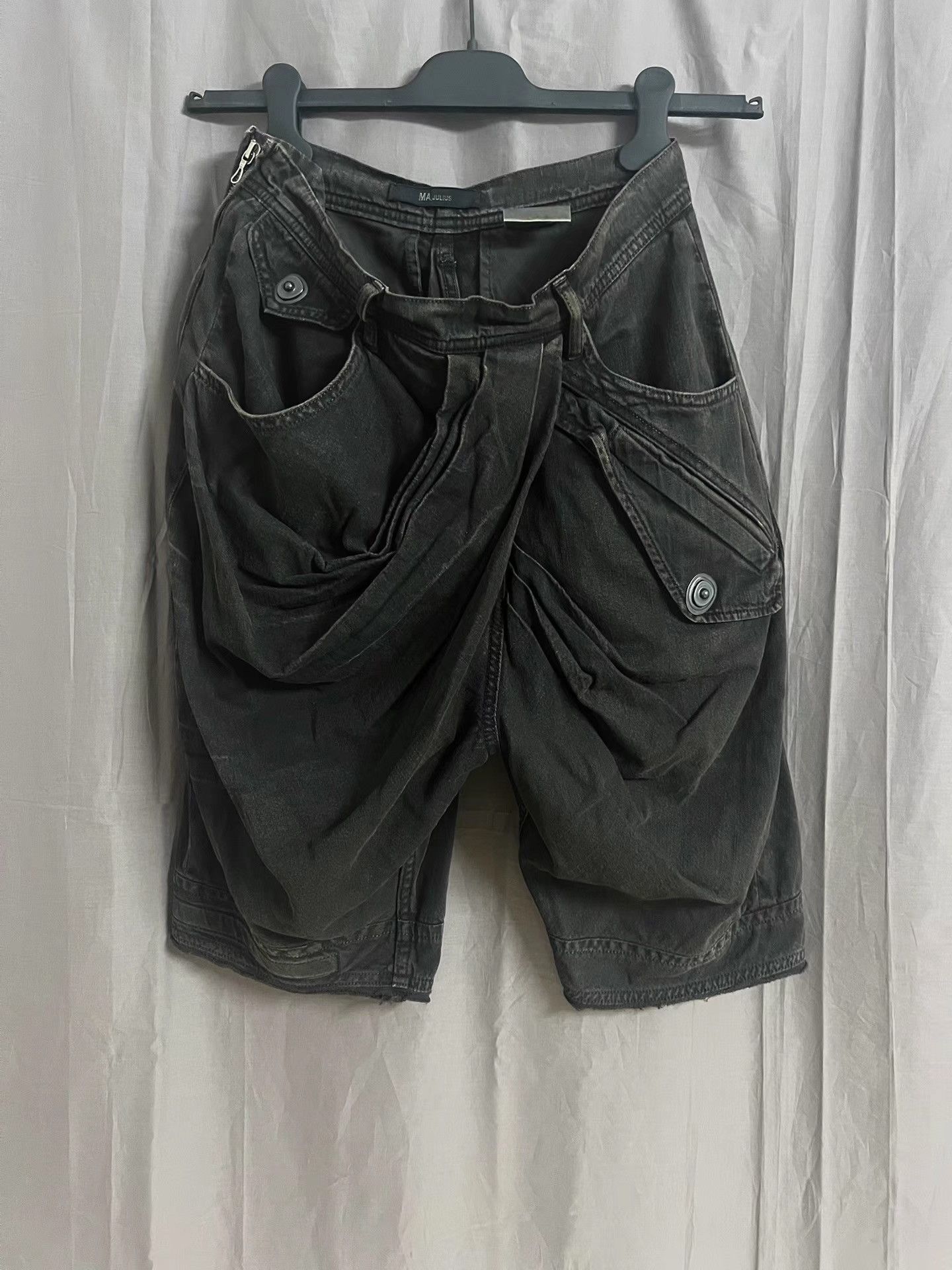 Julius Julius vandalism: Pleated Silk wool shorts | Grailed