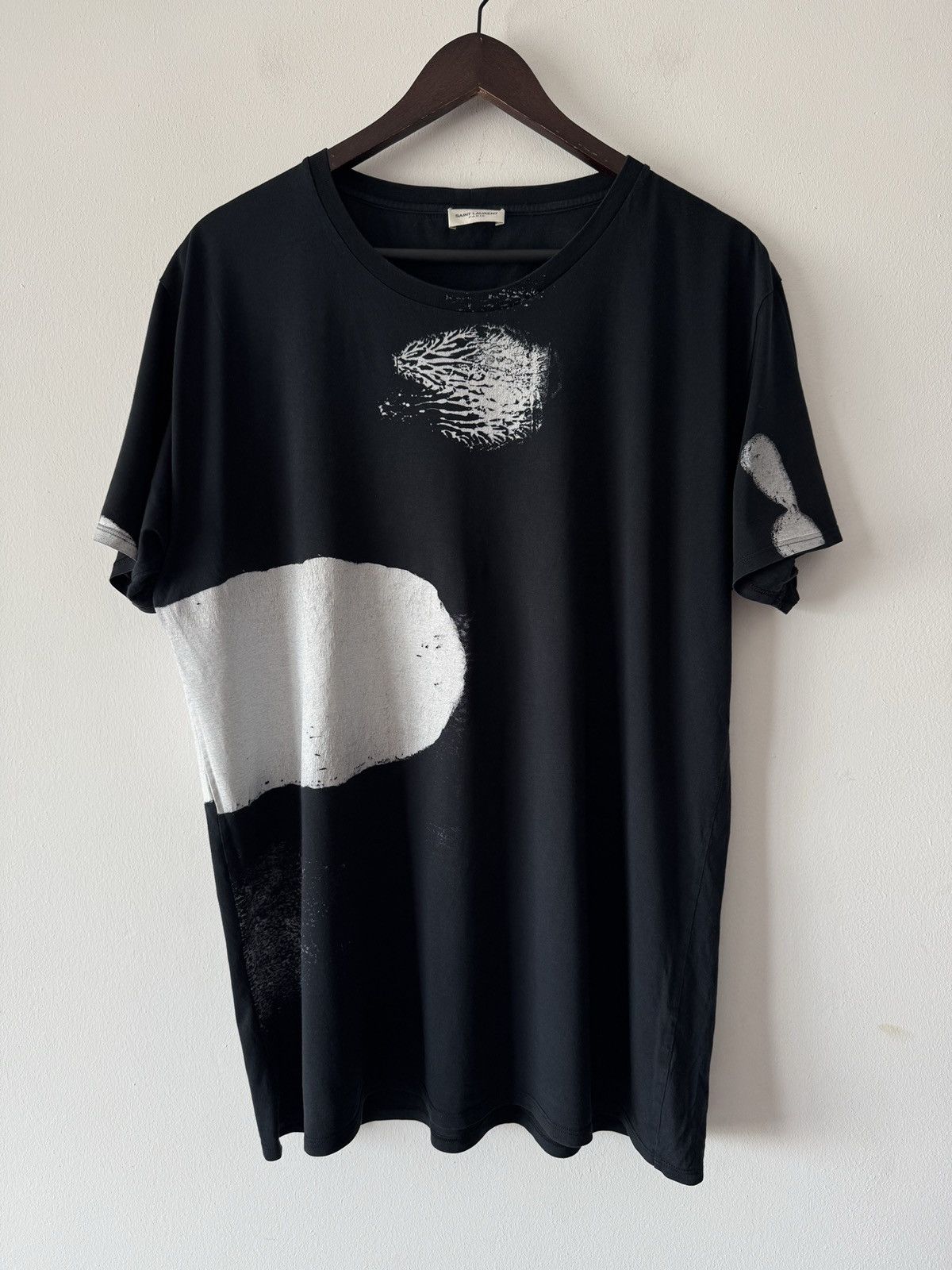 Saint Laurent Paris 🔥🔥 Saint Laurent Black Painted T-Shirt Size US L / EU 52-54 / 3 - 1 Thumbnail