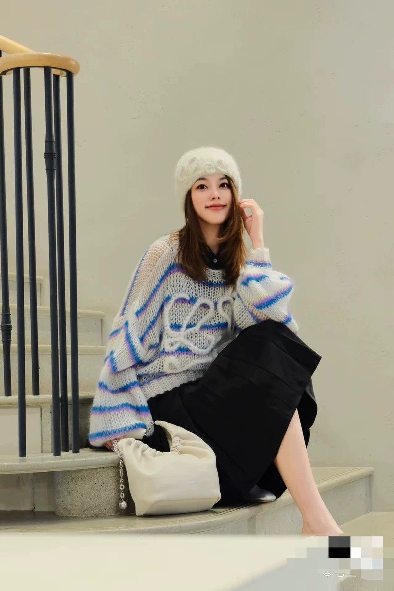 Loewe loewe Embossed seahorse hair blue and white striped sweater Size US S / EU 44-46 / 1 - 6 Thumbnail