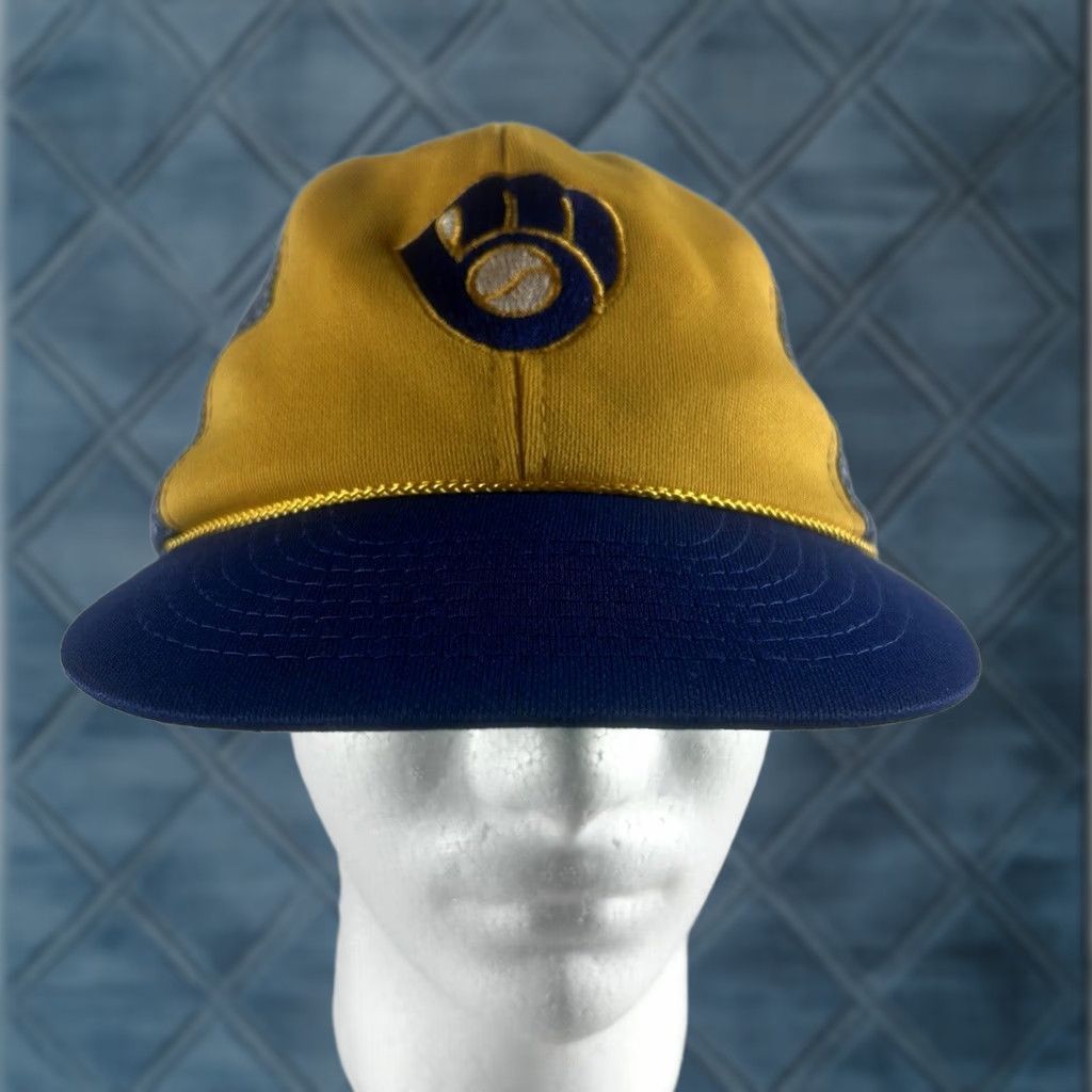 Vintage VINTAGE McDonalds Milwaukee Brewers 1985 Adjustable Snapback Baseball Cap Hat Mens White Yellow 80s Team Cap Size ONE SIZE - 1 Thumbnail