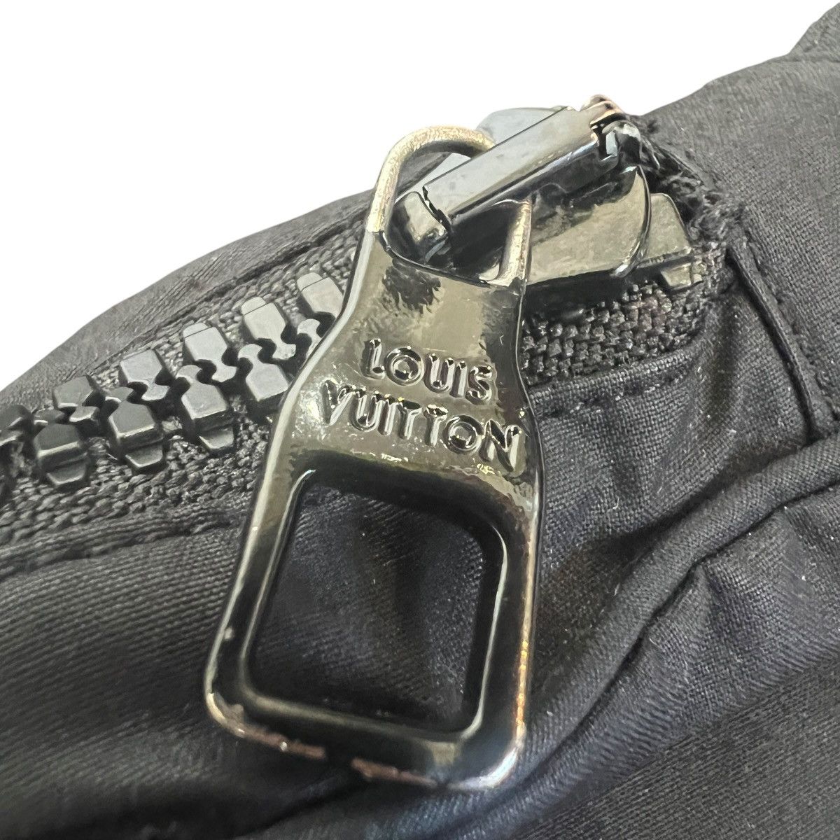 Louis Vuitton Louis Vuitton FW19 Virgil Abloh 3D Padded Pocket Nylon Shirt Size US M / EU 48-50 / 2 - 3 Thumbnail