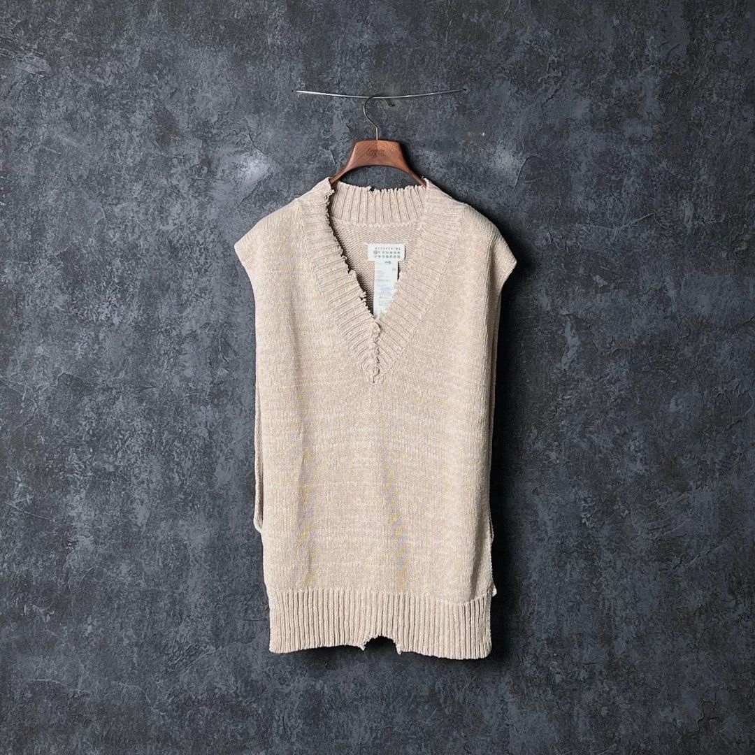 Maison Margiela Maison Margiela Beige Tank Top s Men Size US S / EU 44-46 / 1 - 1 Thumbnail