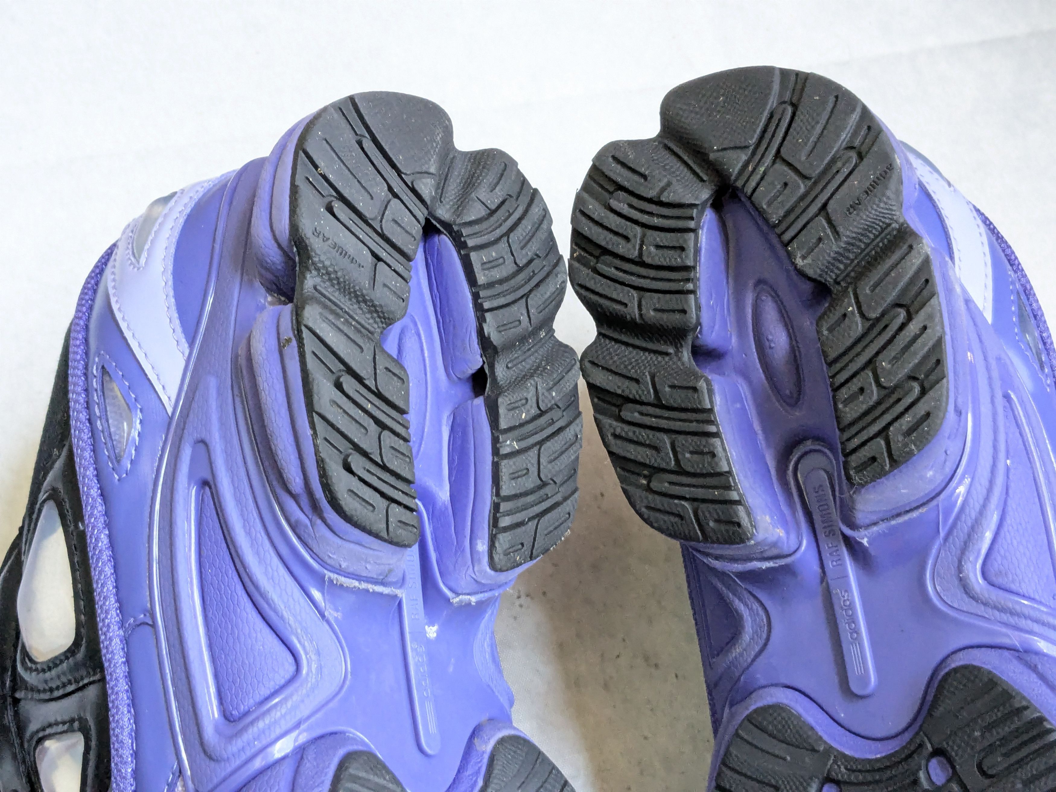 Adidas × Raf Simons Raf simons x adidas ozweego Size US 9.5 / EU 42-43 - 16 Thumbnail