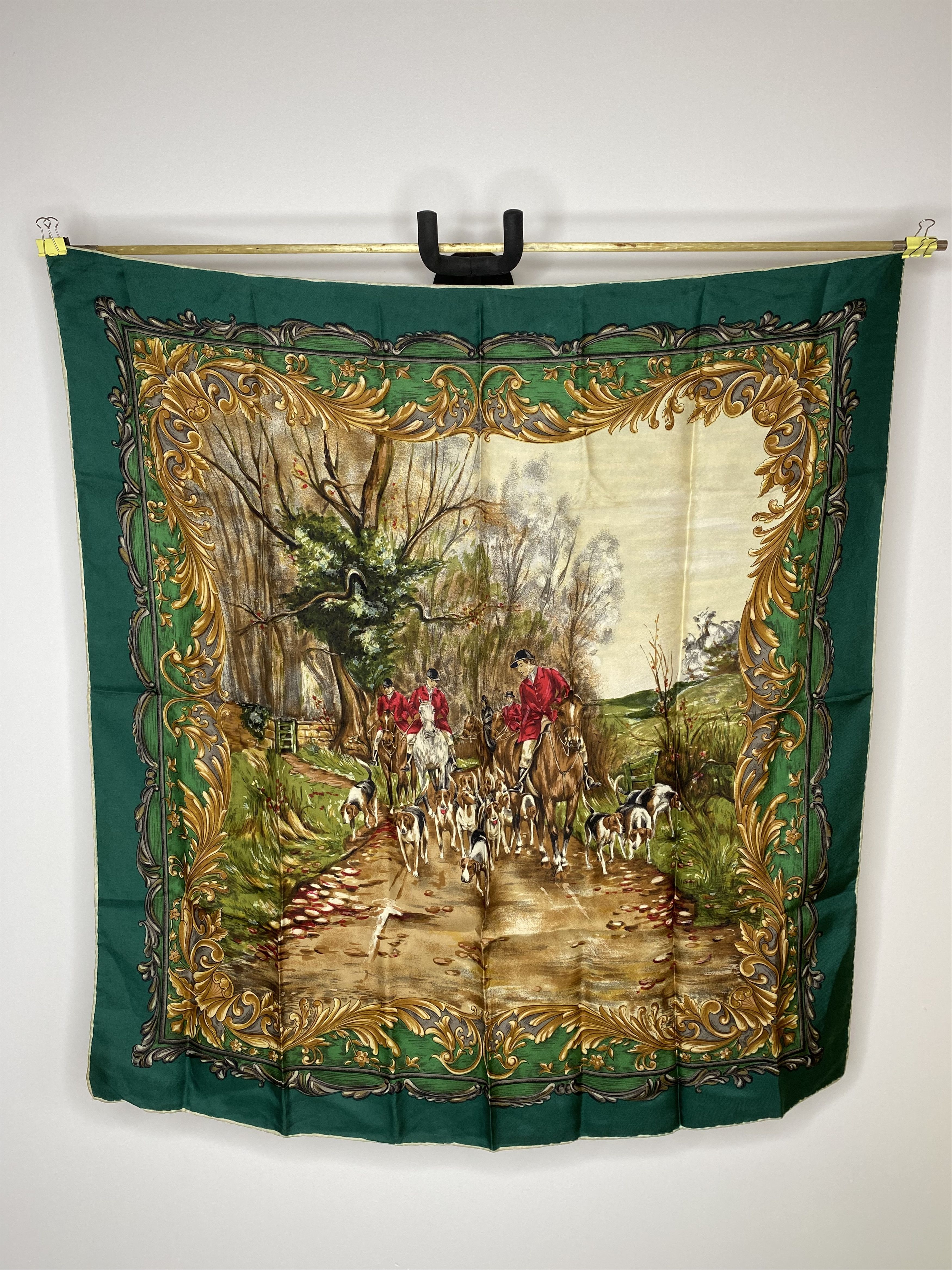 Vintage VINTAGE HUNTING DOG MOTIF SILK SCARF Size ONE SIZE - 1 Thumbnail