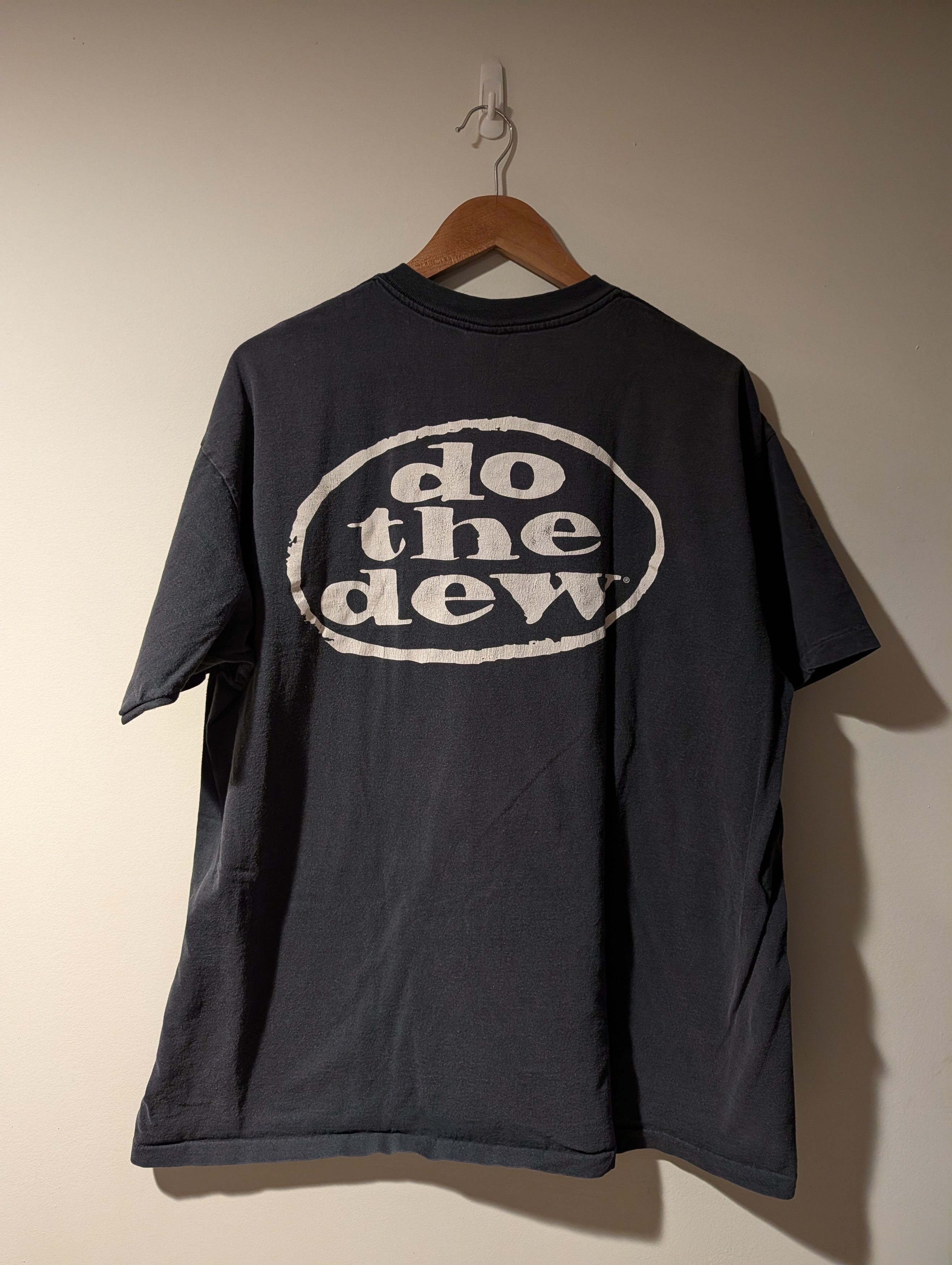 Mountain Dew Vintage 90s Mountain Dew Do the Dew Soda Promo T-Shirt Size US XXL / EU 58 / 5 - 1 Thumbnail