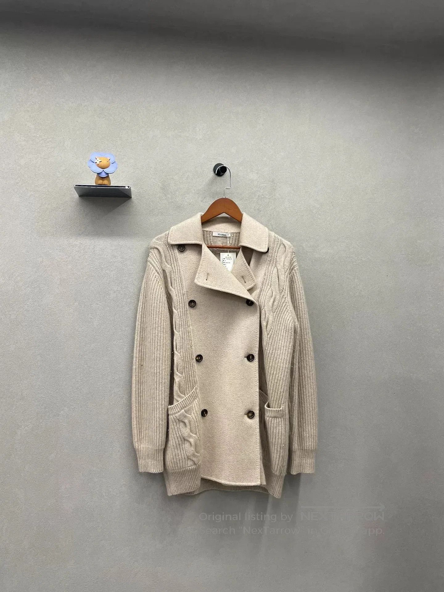 Max Mara MaxMara Cashmere Lapel Double. Size M / US 6-8 / IT 42-44 - 1 Thumbnail