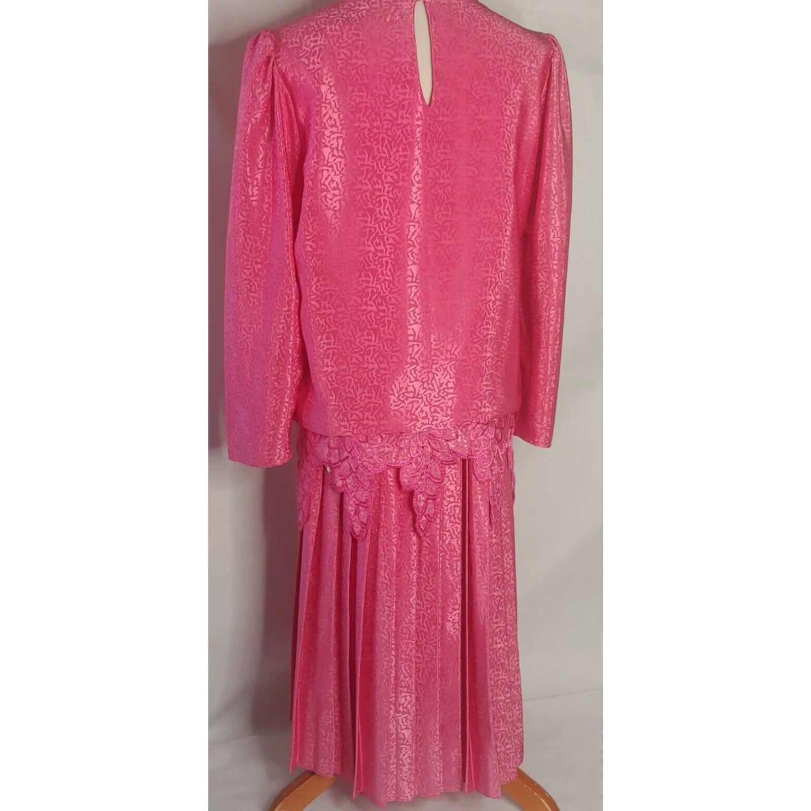 Vintage VINTAGE Street Ten Petites Blouse & Skirt Set Pink Embroidered Satin Floral 14P Womens Size XL / US 12-14 / IT 48-50 - 4 Thumbnail