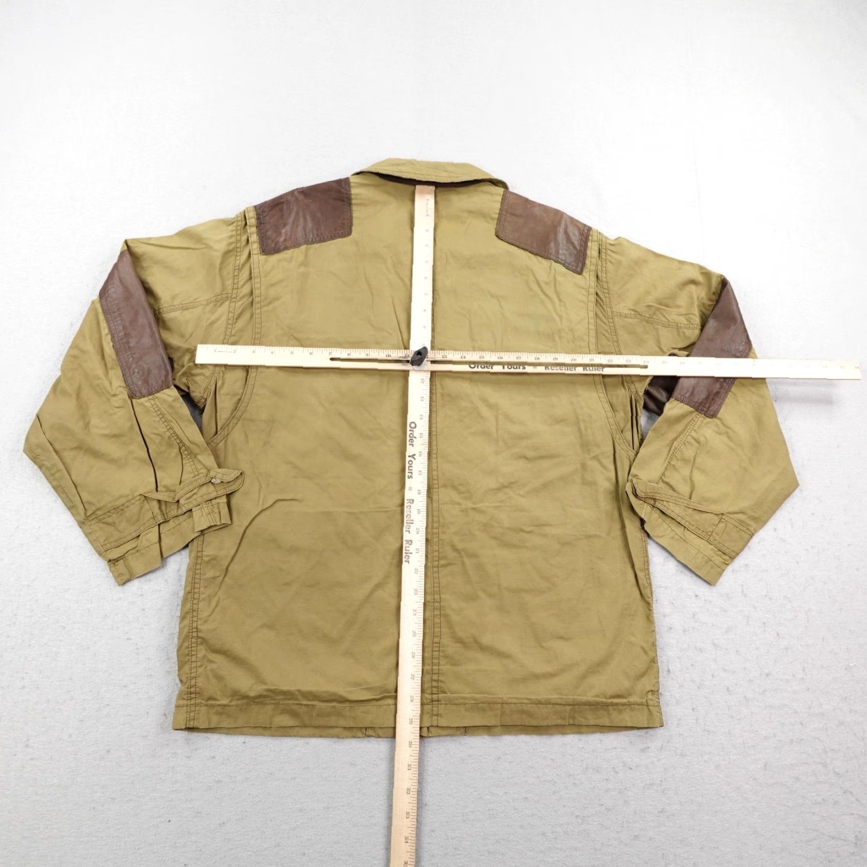 Vintage VINTAGE Henry Cottons Jacket 48 XL Brown Leather Hunting Shacket Military Shirt Men Regular Size 48 Brown Leather Hunting 90s? (Cannot assume decade) Size US M / EU 48-50 / 2 - 6 Thumbnail