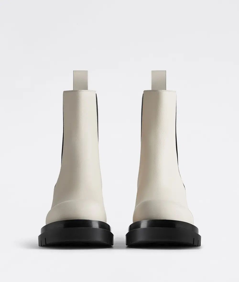 Bottega Veneta o1n1vont1225 Lug Ankle Boots in Sea Salt Size US 6 / IT 36 - 2 Thumbnail