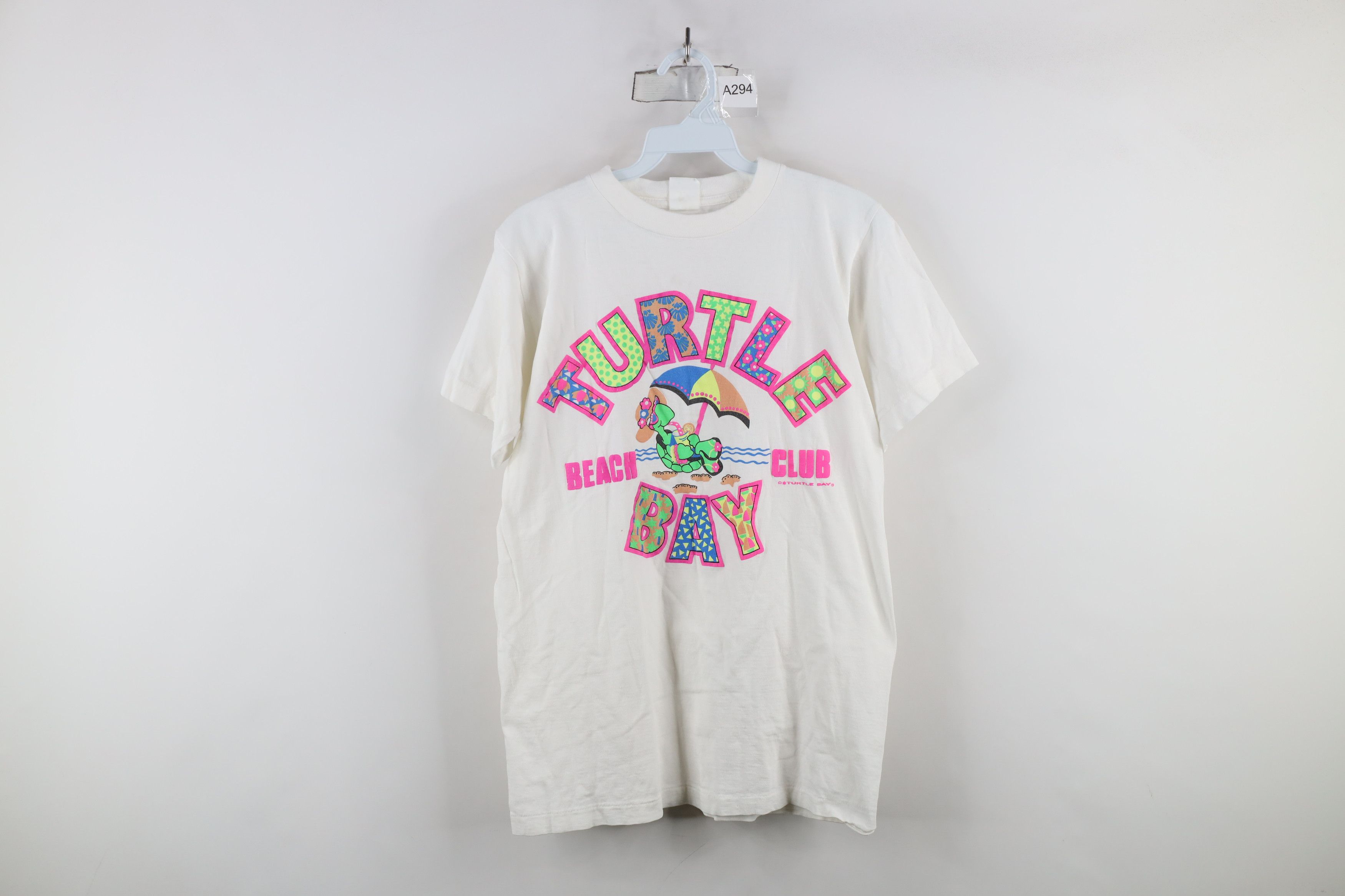 Vintage Vintage 90s Streetwear Bay Beach Club Short Sleeve T-Shirt Size M / US 6-8 / IT 42-44 - 1 Thumbnail