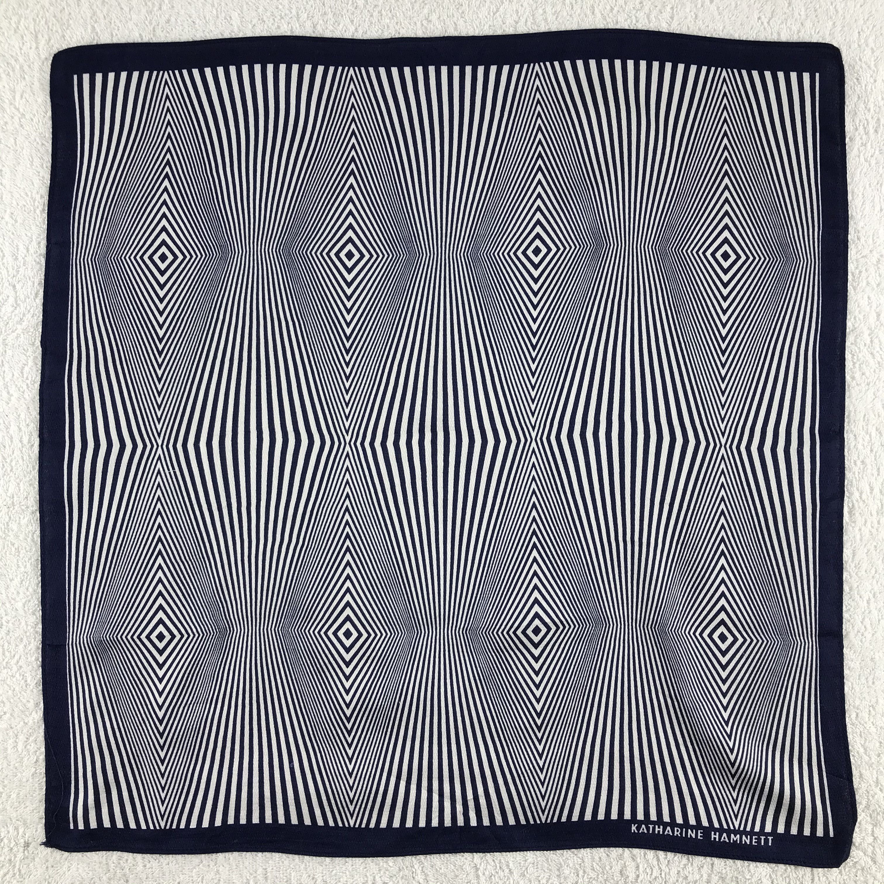 Katharine Hamnett London × Vintage Katharine Hamnett Bandana / Handkerchief / Neckerchief -S193 Size ONE SIZE - 1 Thumbnail