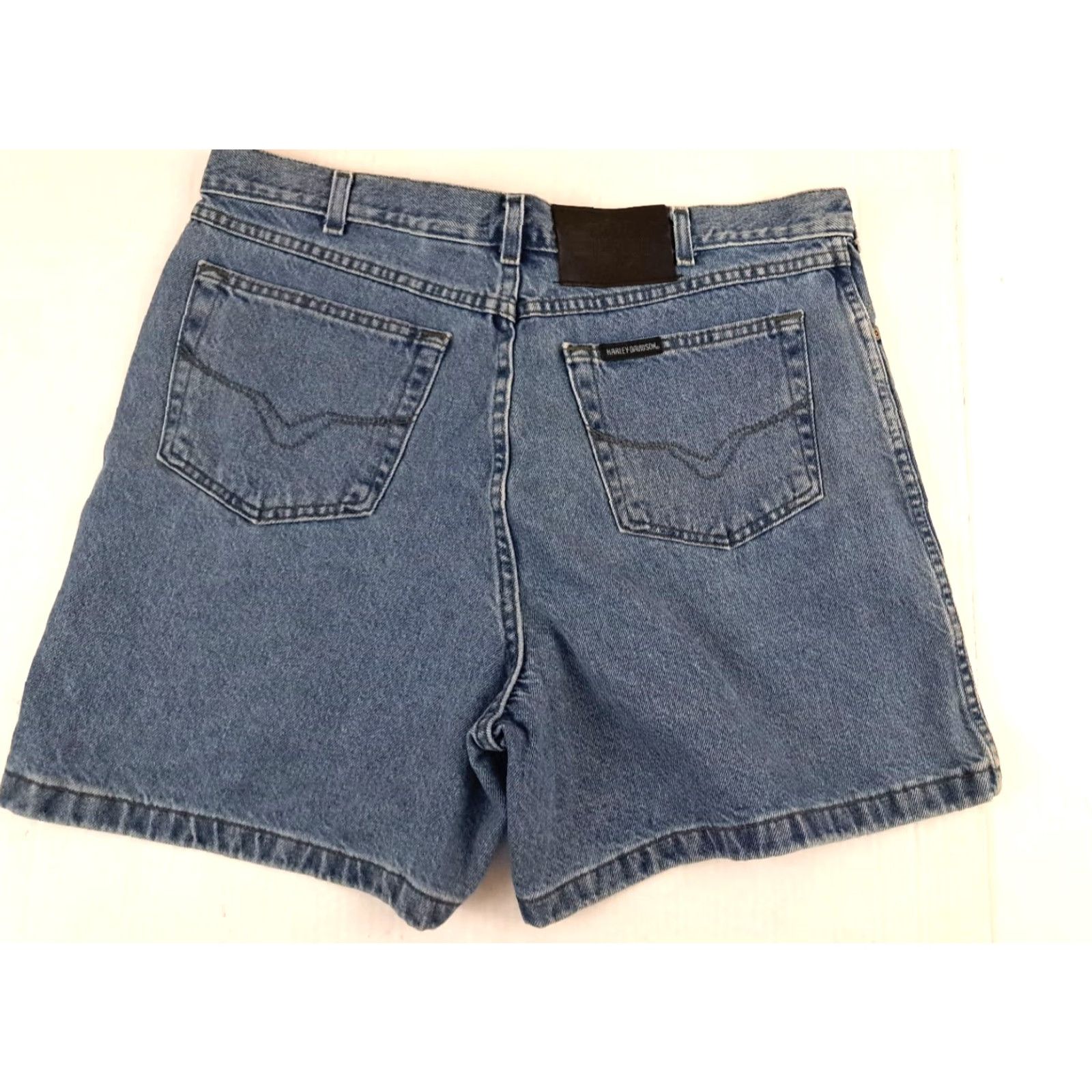 Harley Davidson VINTAGE Harley-Davidson Jeans Shorts Woman 18 Blue Denim 100% Cotton Biker Comfort 35in Waist 5.5in Inseam Size 40" / US 18 - 7 Thumbnail