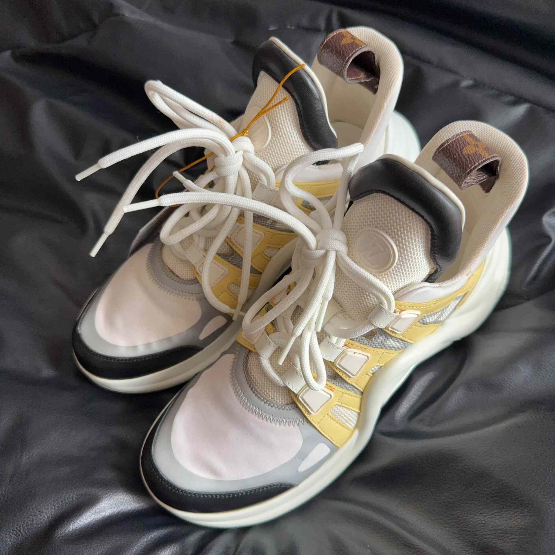 Louis Vuitton Louis Vuitton Blue Lowtop Sneakers 37.5 Women Size US 6.5 / IT 36.5 - 1 Thumbnail