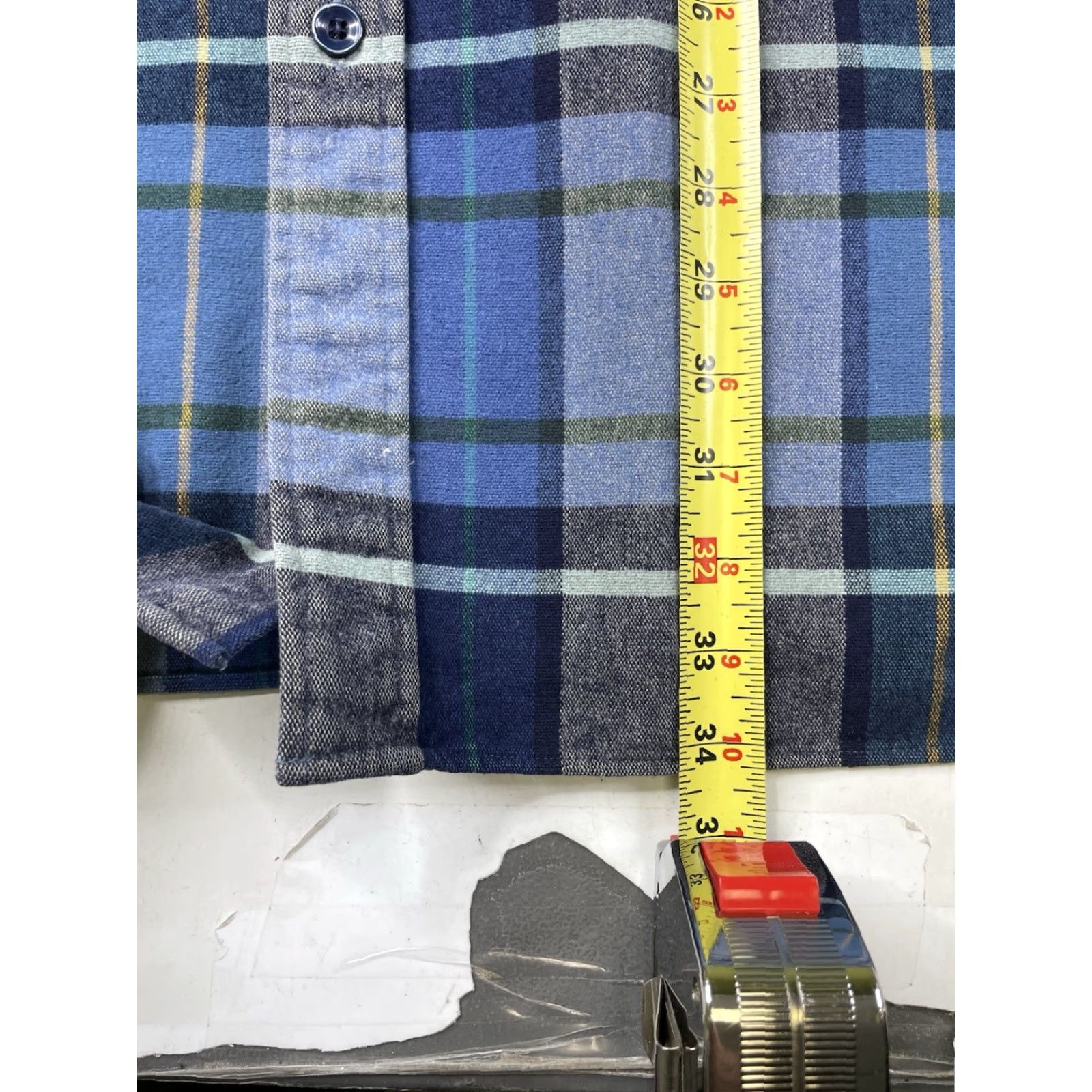 Vintage VINTAGE L.L. Bean Men’s XLT Chamois Cloth Long Sleeve Button-Up Shirt Blue Plaid Shirt Size US XL / EU 56 / 4 - 5 Thumbnail