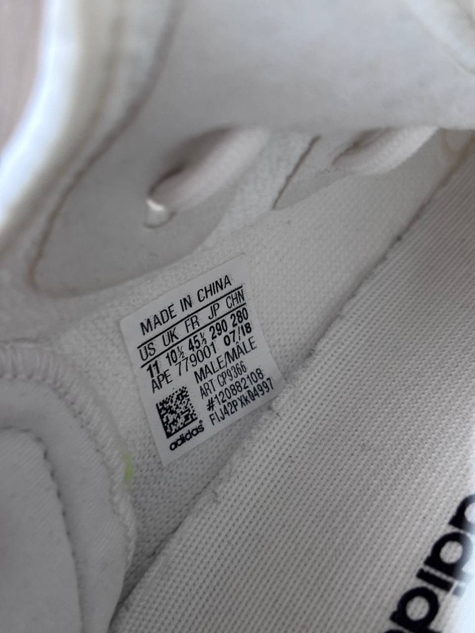 Adidas Adidas Yeezy boost 350 v2 Size US 11 / EU 44 - 7 Thumbnail