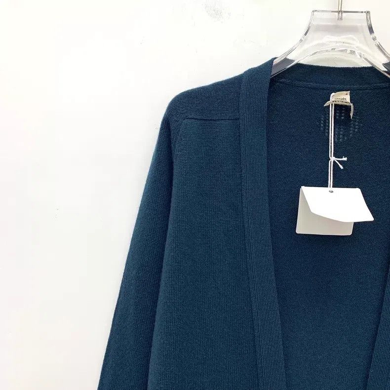 Hermes Hermes Navy cashmere V-neck single-button long-sleeve knit Size M / US 6-8 / IT 42-44 - 3 Thumbnail