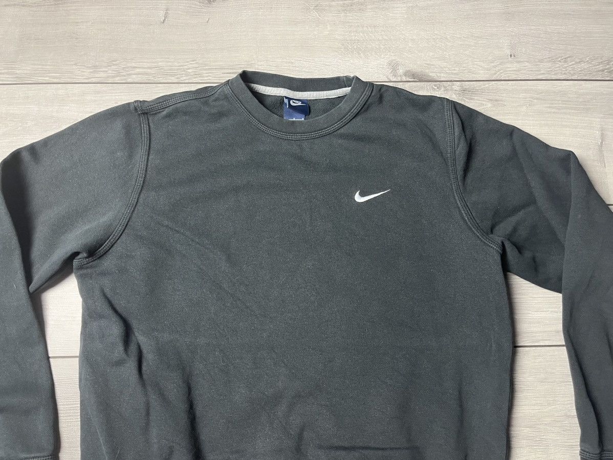 Nike Nike sweatshirt swoosh y2k vintage size Large Size US L / EU 52-54 / 3 - 3 Thumbnail
