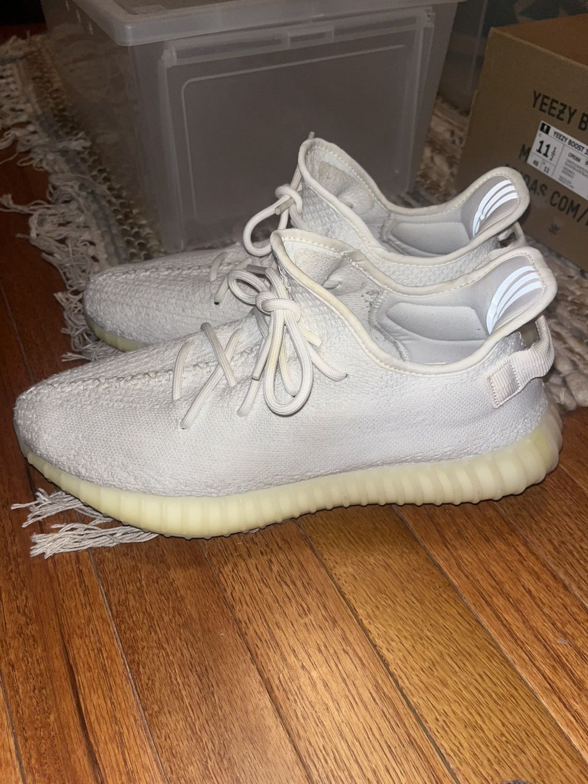Adidas Yeezy V2 cream size 10.5 Size US 11.5 / EU 44-45 - 2 Thumbnail