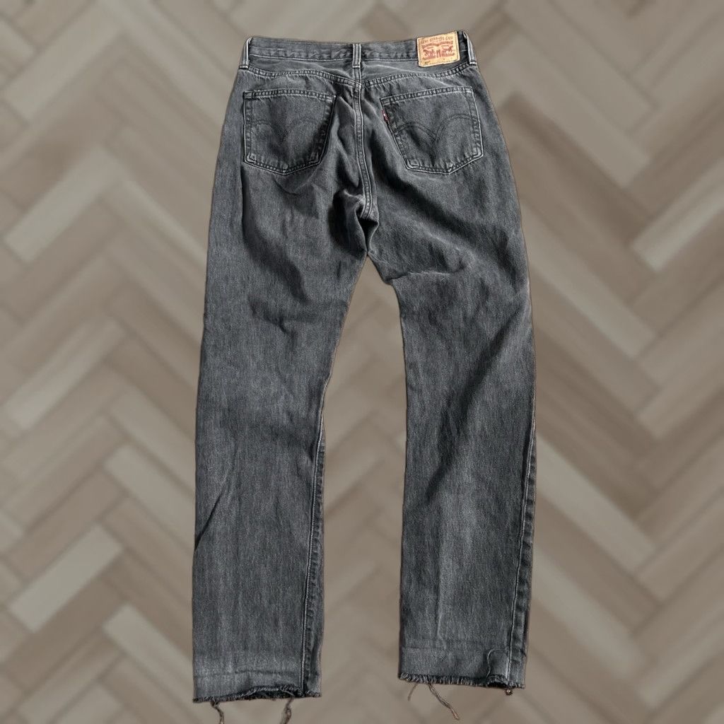 Levi's VINTAGE Levis 501 Jeans Gray Straight Button Fly Raw Hem Denim 28x32 - Levi's 501 Series - Dark Wash - 5-Pocket - Mid Rise - Classic Fit Womens Jeans Size 28" / US 6 / IT 42 - 1 Thumbnail