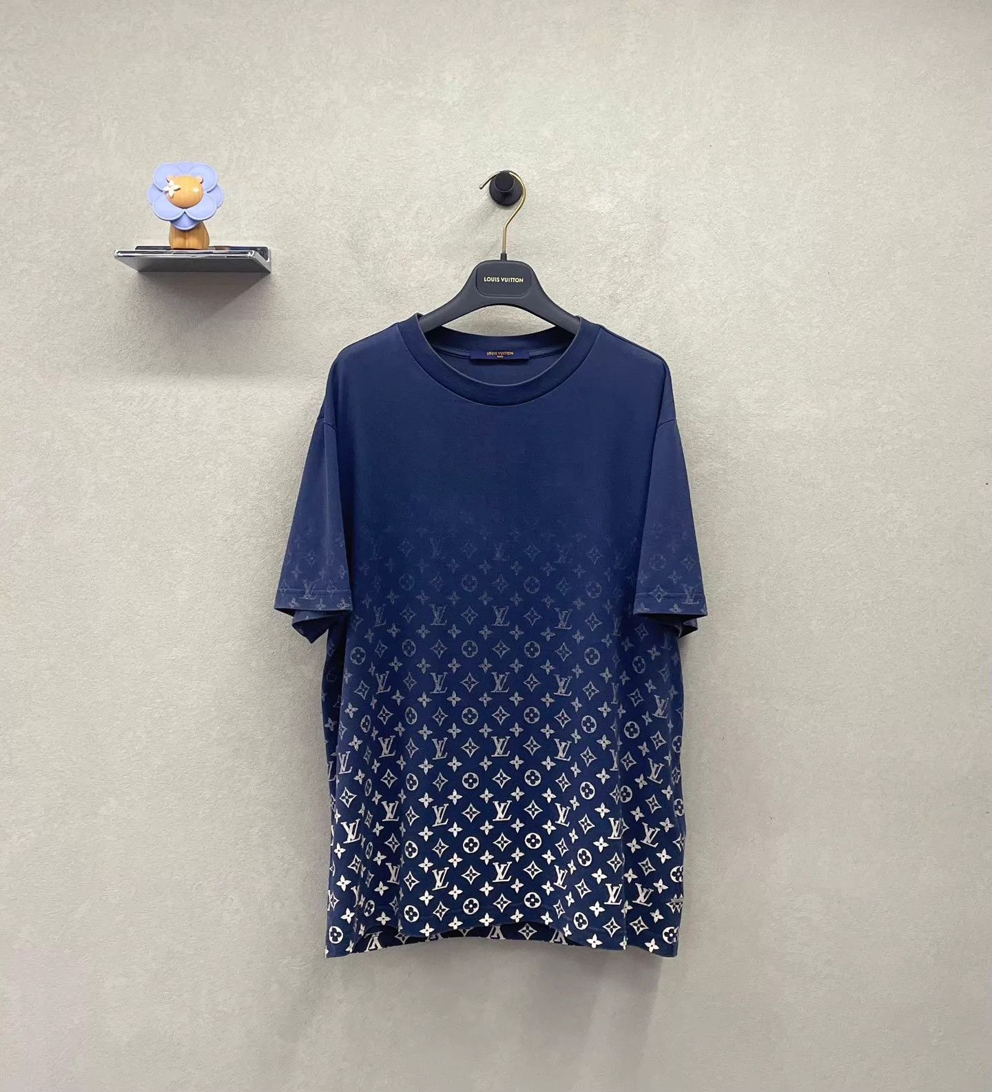 Louis Vuitton LOUIS VUITTON Gradient Allover Blue Short Sleeve Tee L Size US L / EU 52-54 / 3 - 1 Thumbnail
