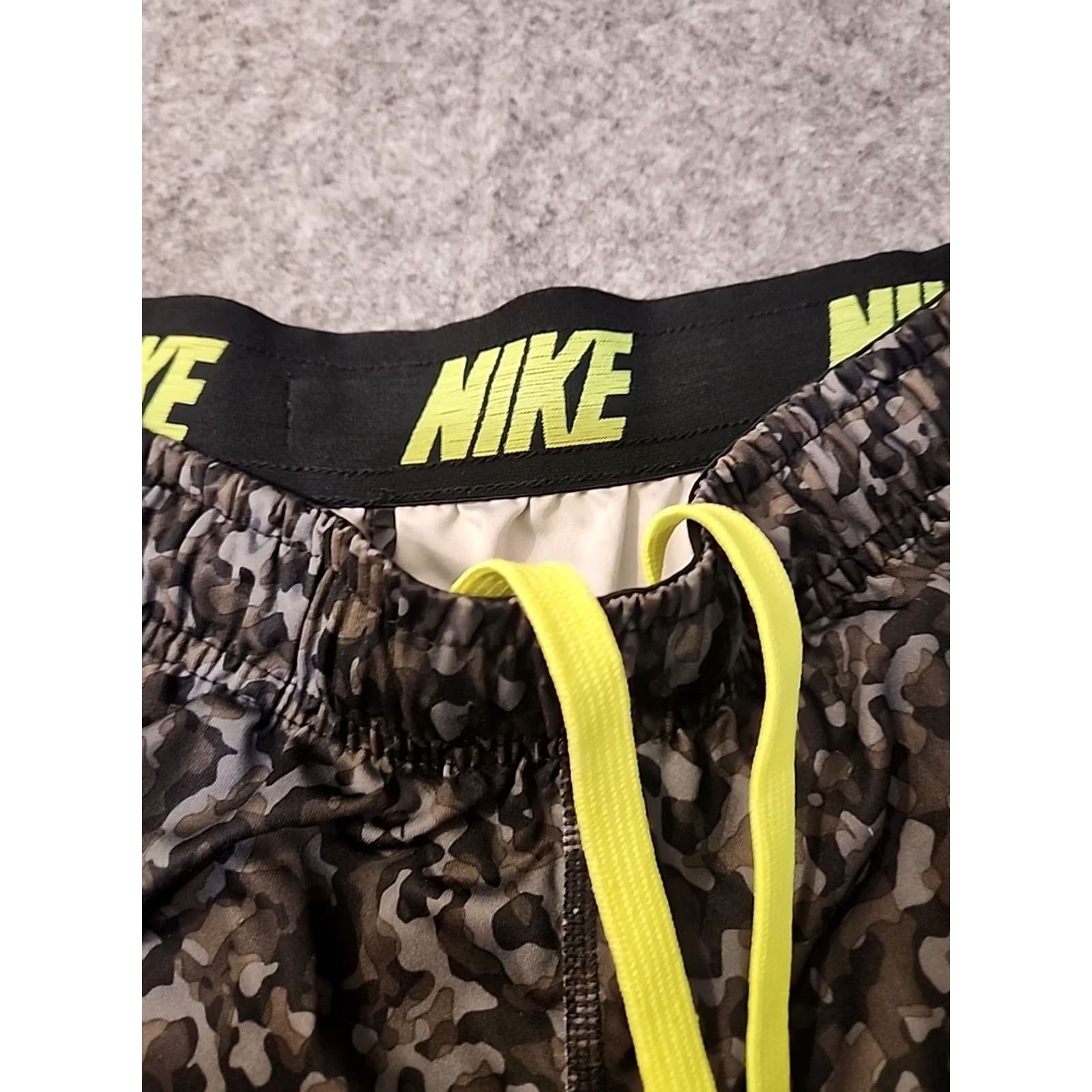 Nike Nike Shorts Mens M Camouflage DriFit Volt Training Swoosh Gym Athletic Gray Multicolor 90s? No, not applicable Mens Size US 31 - 2 Thumbnail