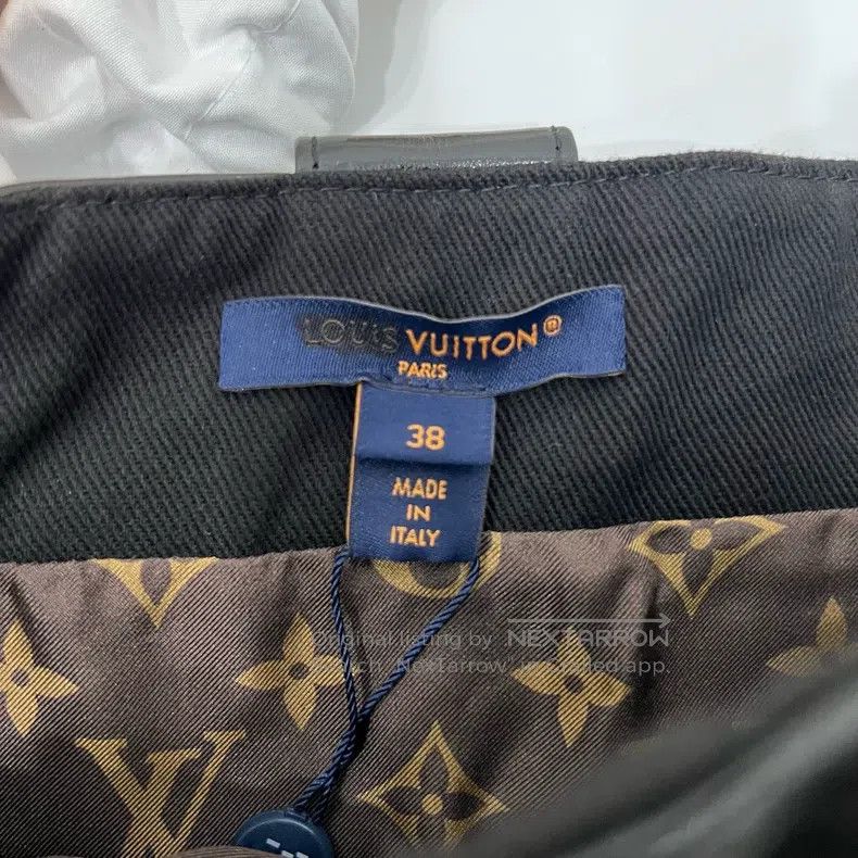Louis Vuitton Louis Vuitton Full print dark print leather skirt Size 37" - 5 Thumbnail